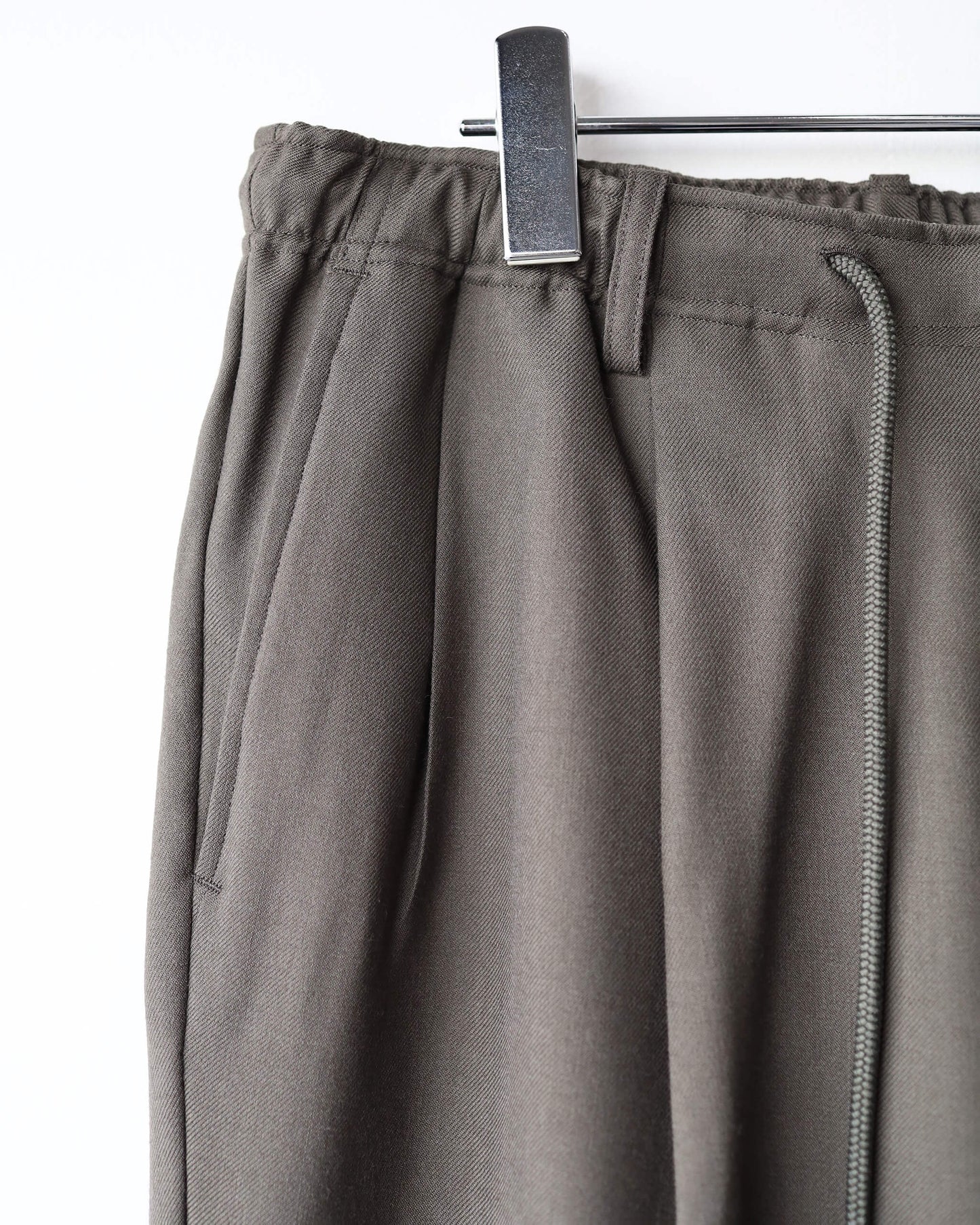 DOUBLE PLEATED EASY TROUSERS 2/80 ORGANIC WOOL VIYELLA "OLIVE"