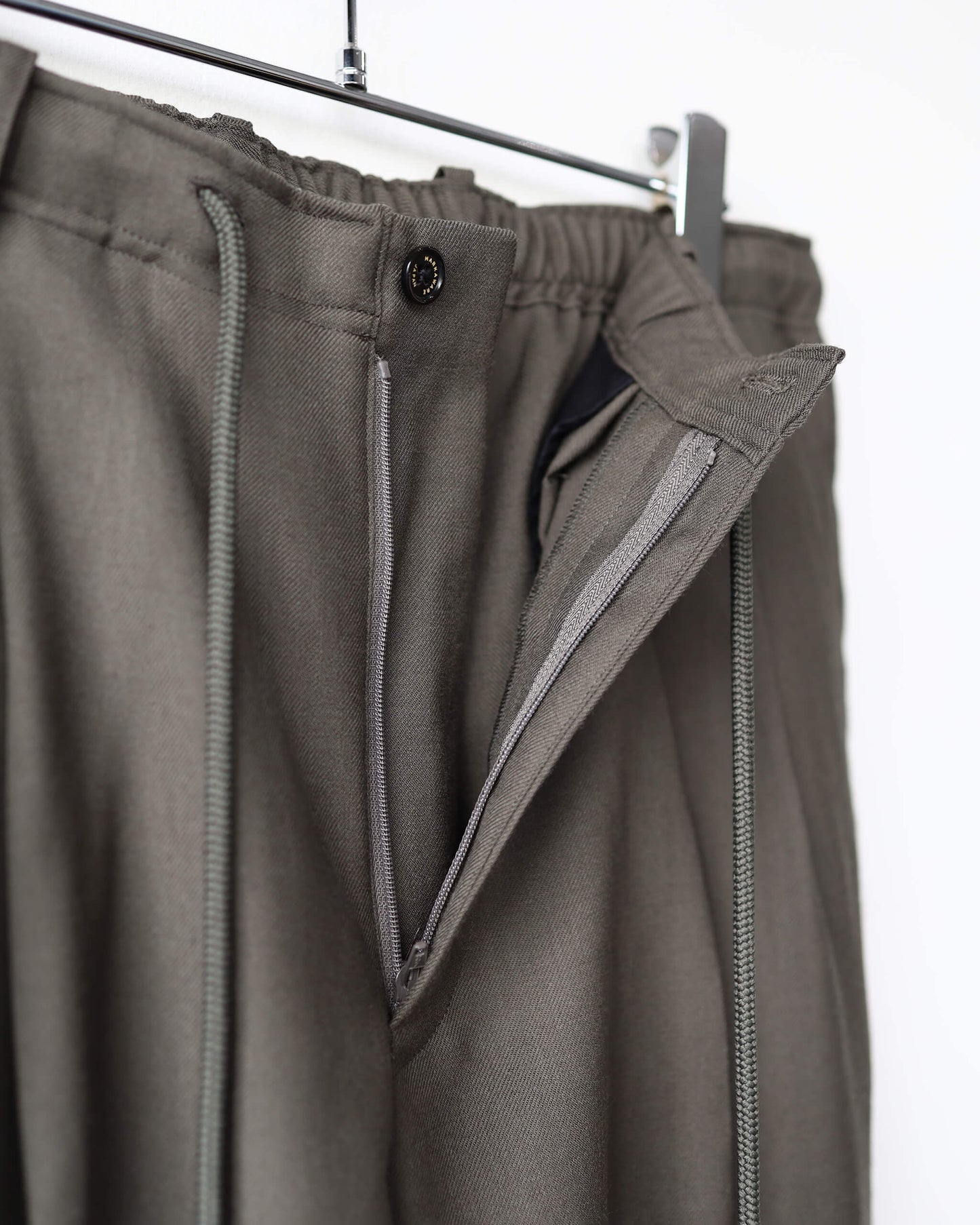 DOUBLE PLEATED EASY TROUSERS 2/80 ORGANIC WOOL VIYELLA "OLIVE"