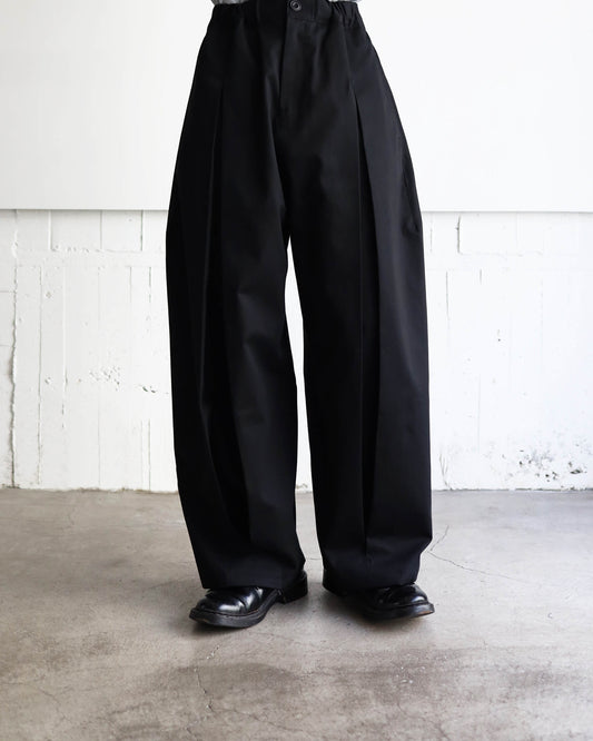 BOX PLEAT TROUSER "BLACK"