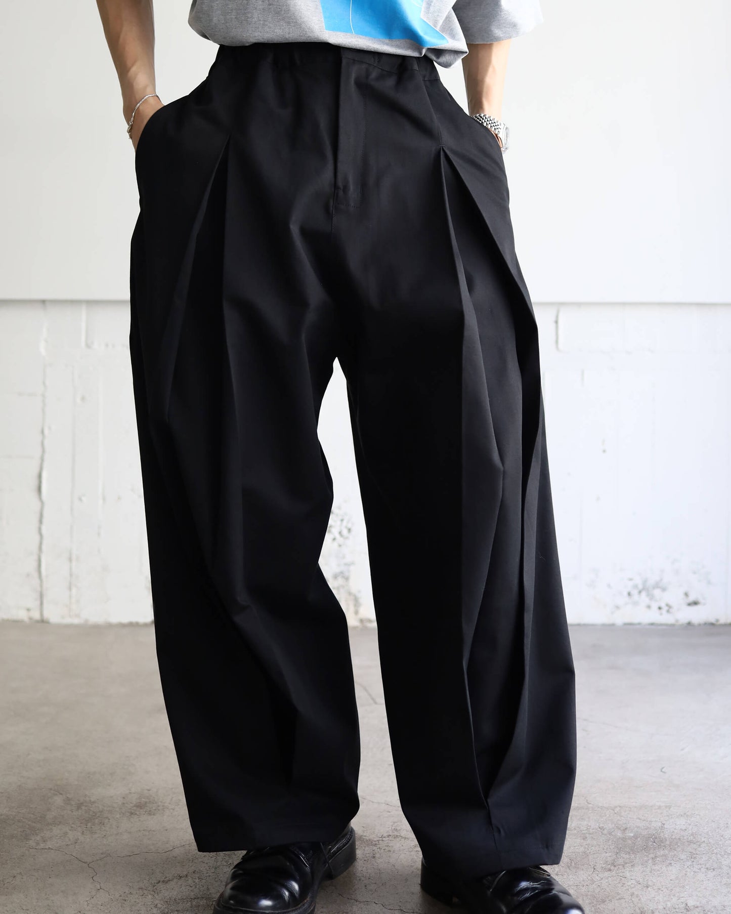 BOX PLEAT TROUSER "BLACK"