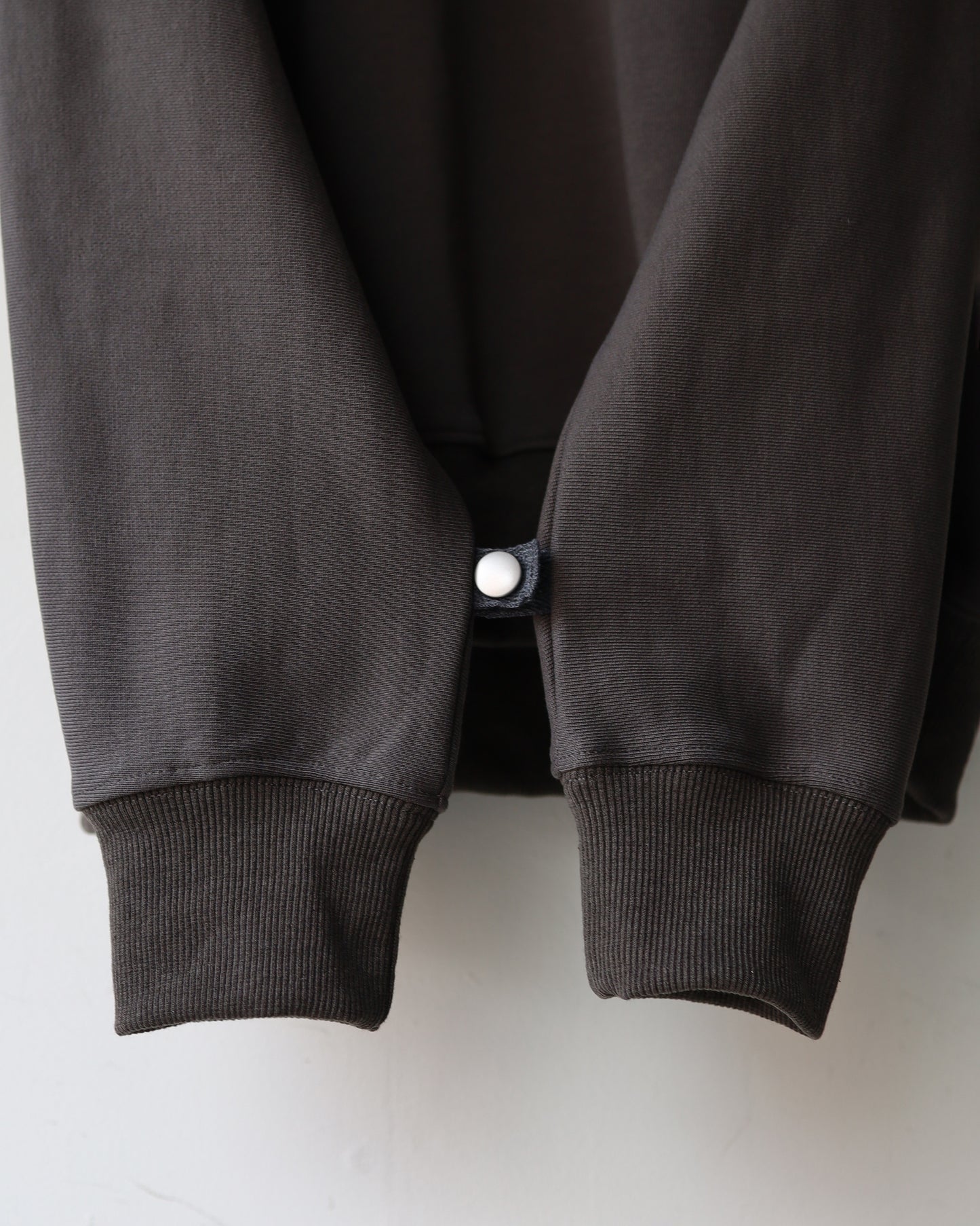 MONO SEAM SWEAT SHIRT "CHARCOAL"