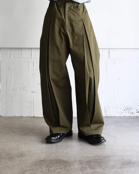 BOX PLEAT TROUSER "KHAKI"