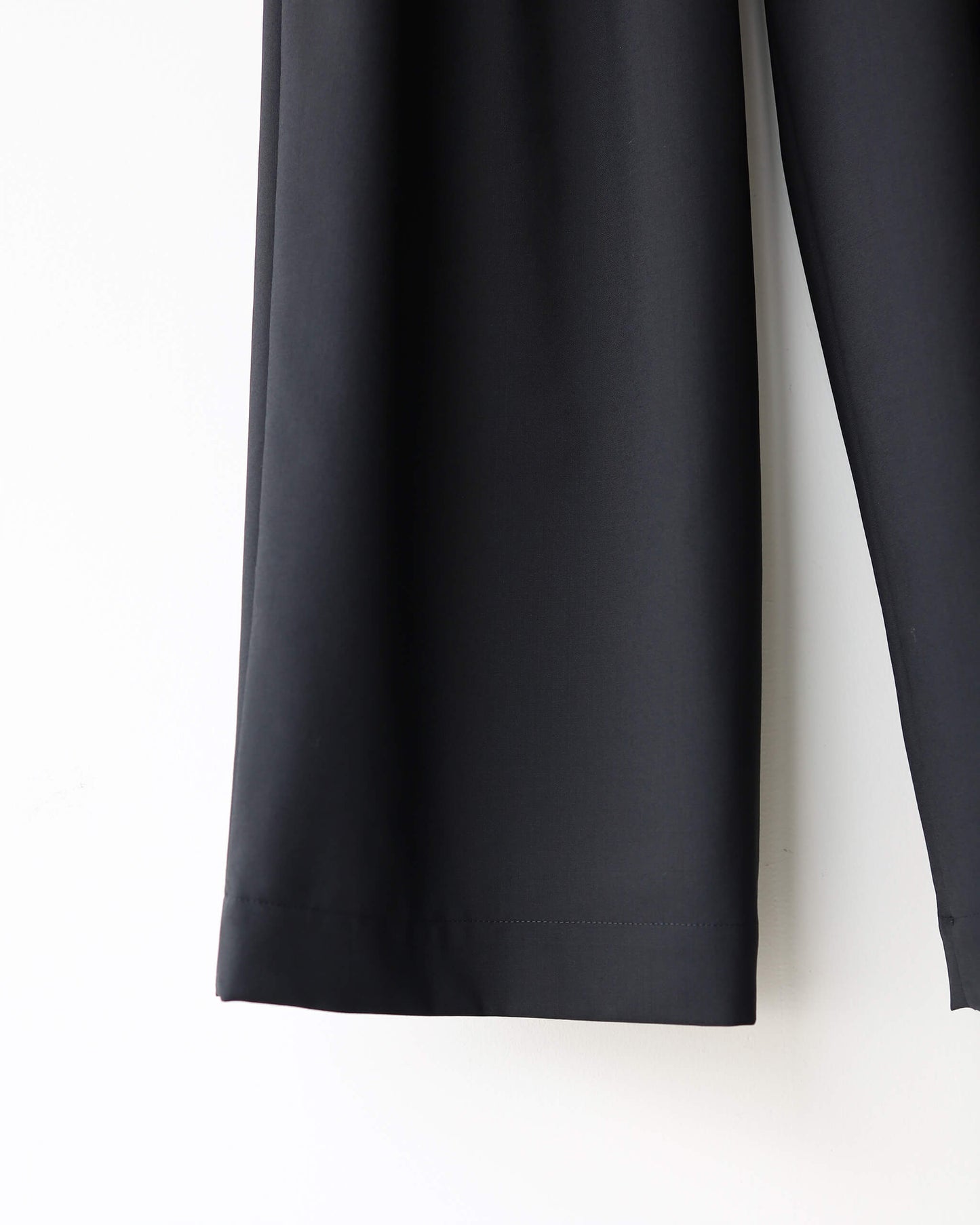 TRIPLE PLEATED EASY TROUSERS ORGANIC WOOL 2/80 TROPICAL "BLACK"