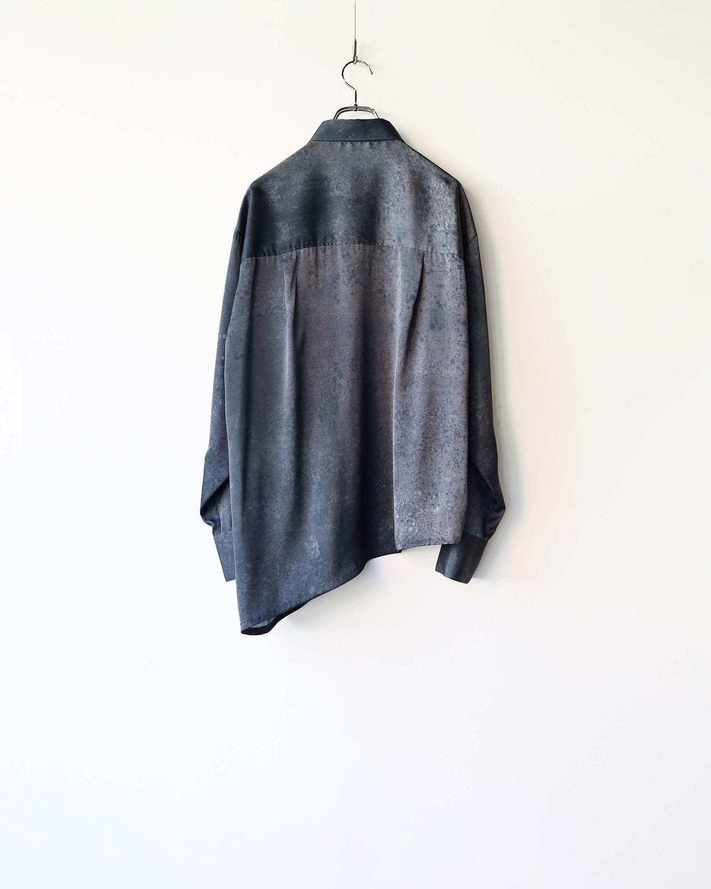 ASYMMETRY HEM SHIRT "Black"