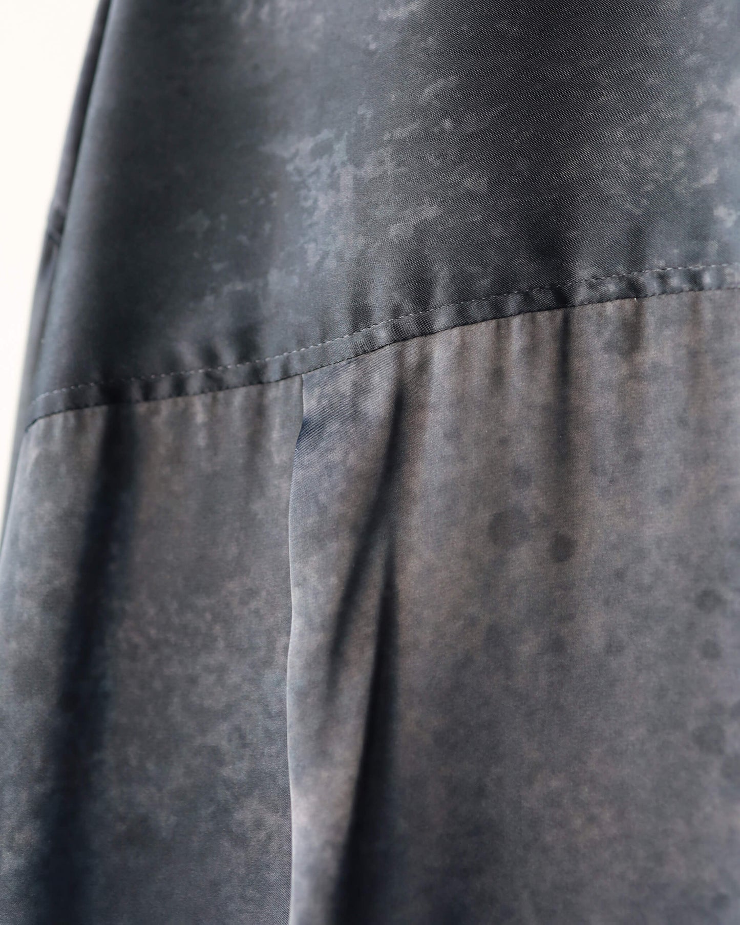 ASYMMETRY HEM SHIRT "Black"