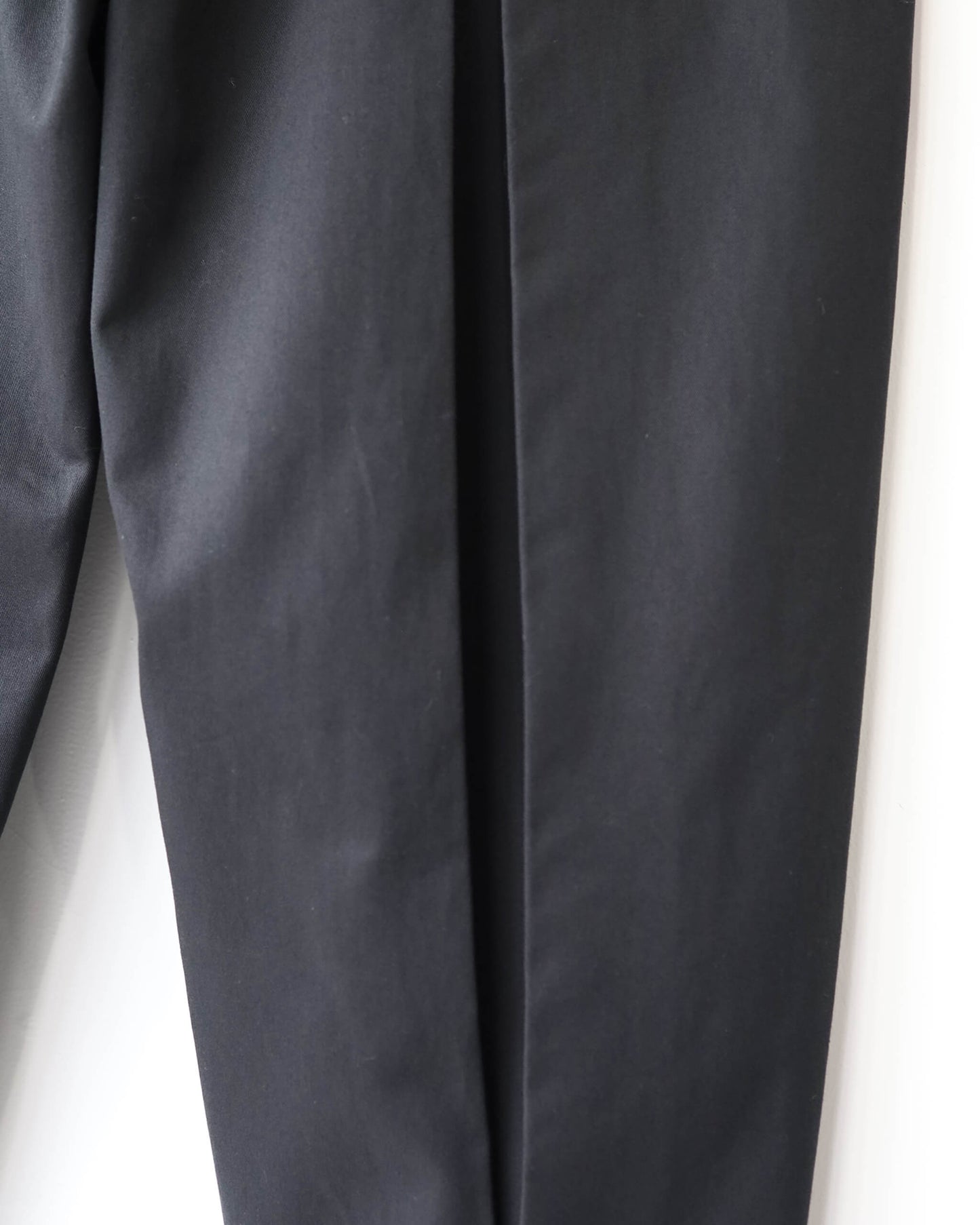 BOX PLEAT TROUSER "BLACK"