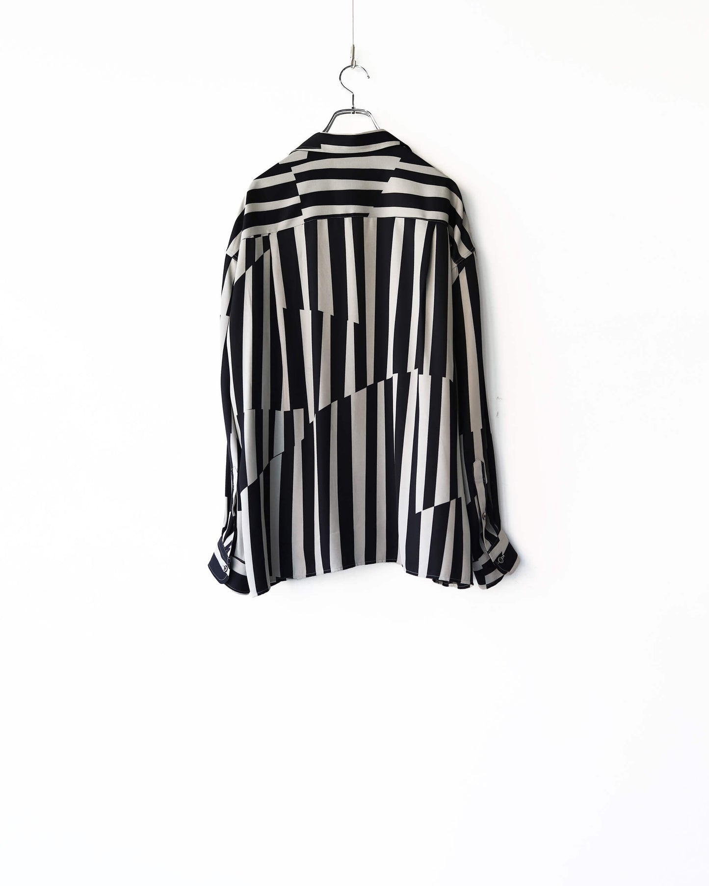 OPEN COLLAR SHIRT "WHITE × BLACK"