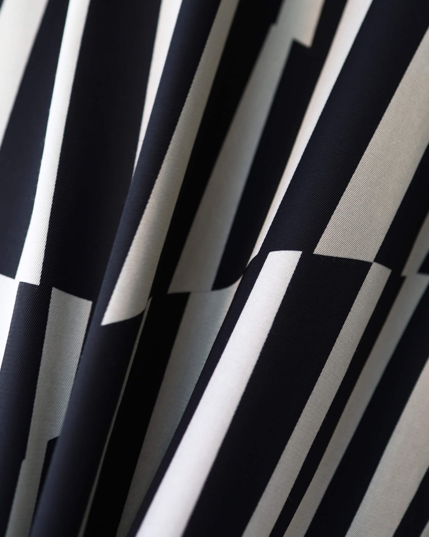 OPEN COLLAR SHIRT "WHITE × BLACK"