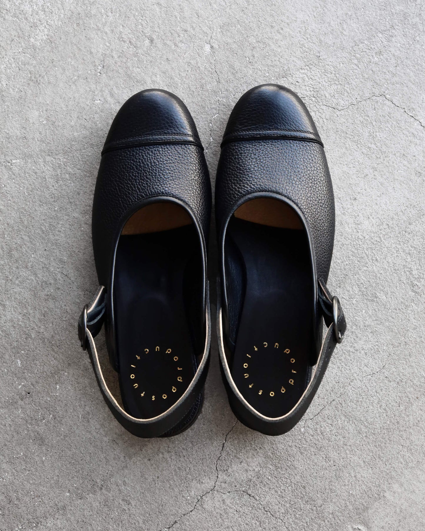 FACE Sandals - Shrunk Cow "Black"