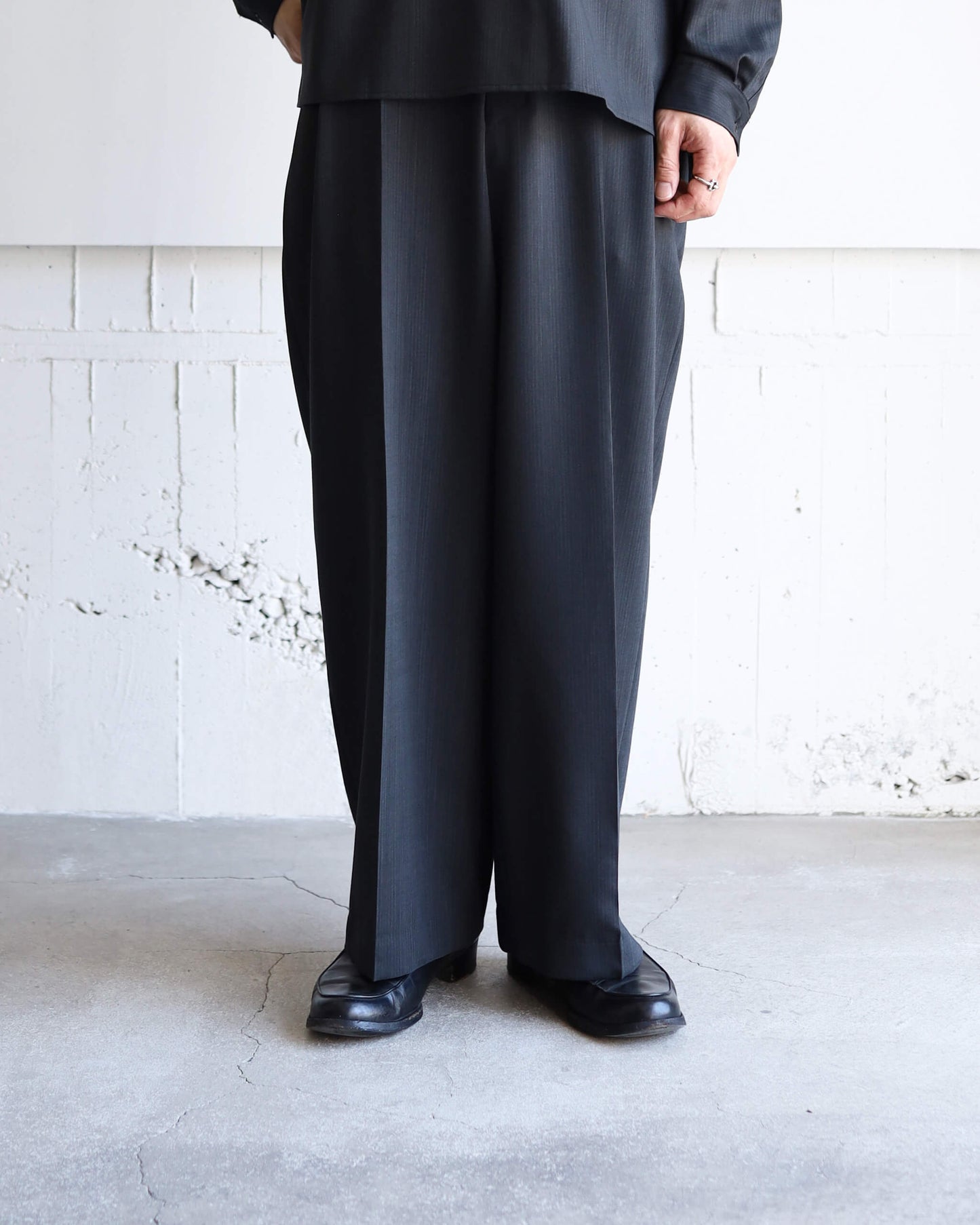 ONE TUCK WIDE TROUSERS WOOL HIGH TWIST TROPICAL "GRAY"
