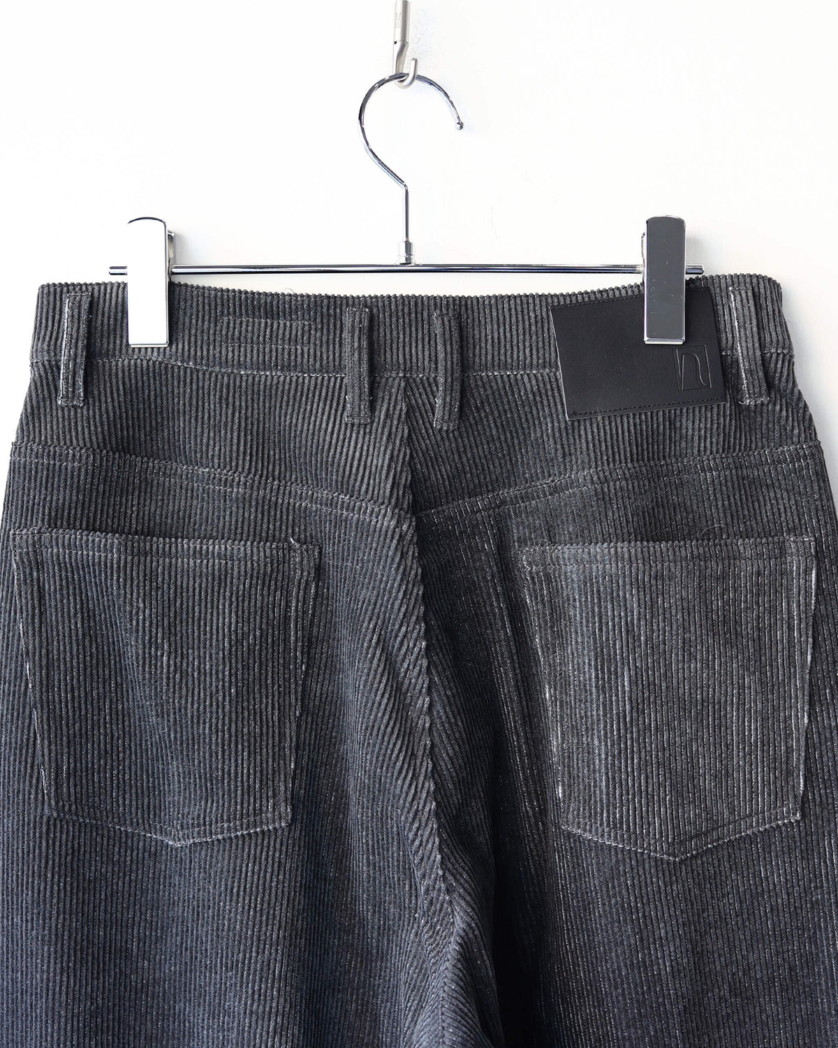 SUMI CORDUROY ASHLEY PANTS "BLACK"
