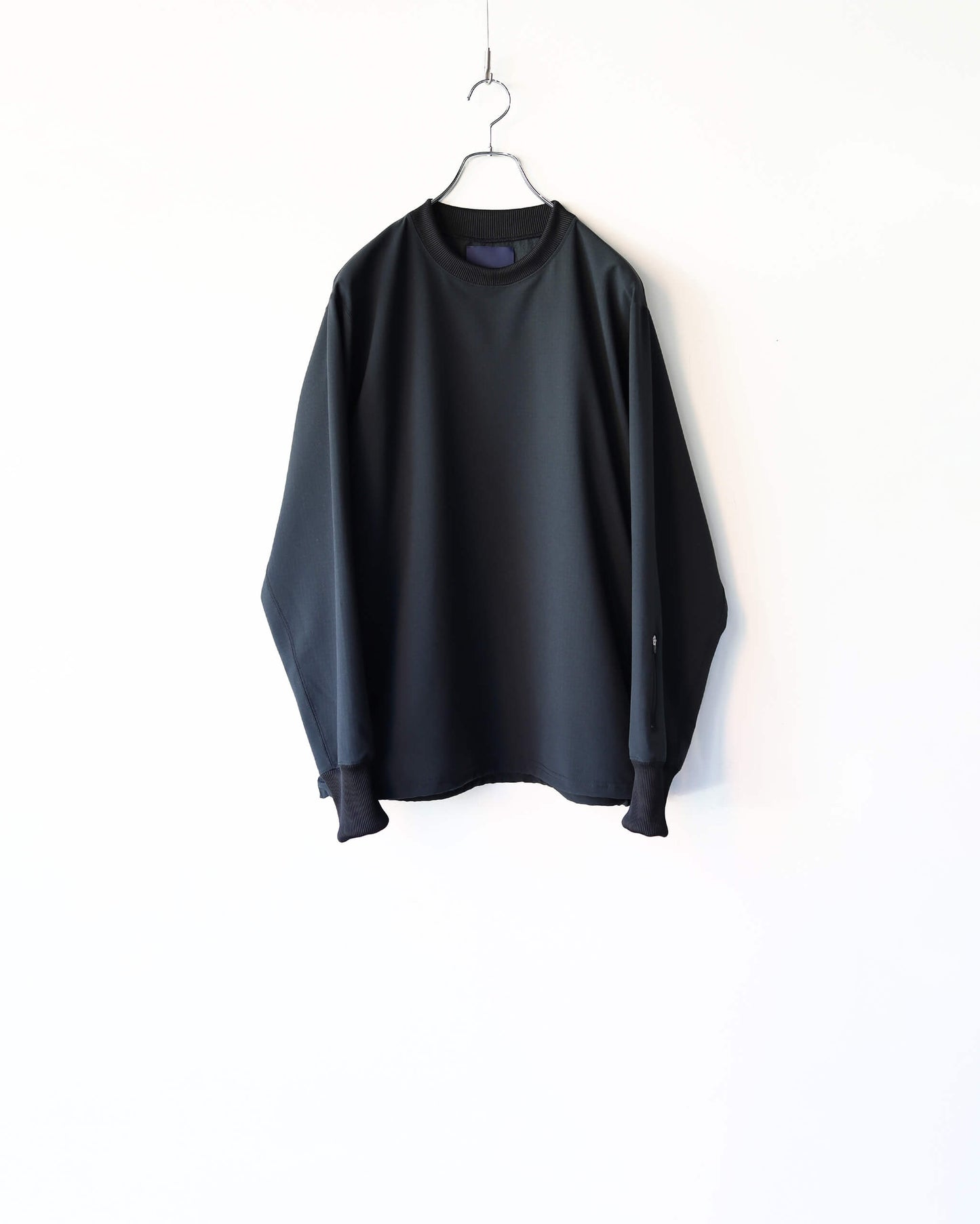 VOYAGER PULLOVER "BLACK"