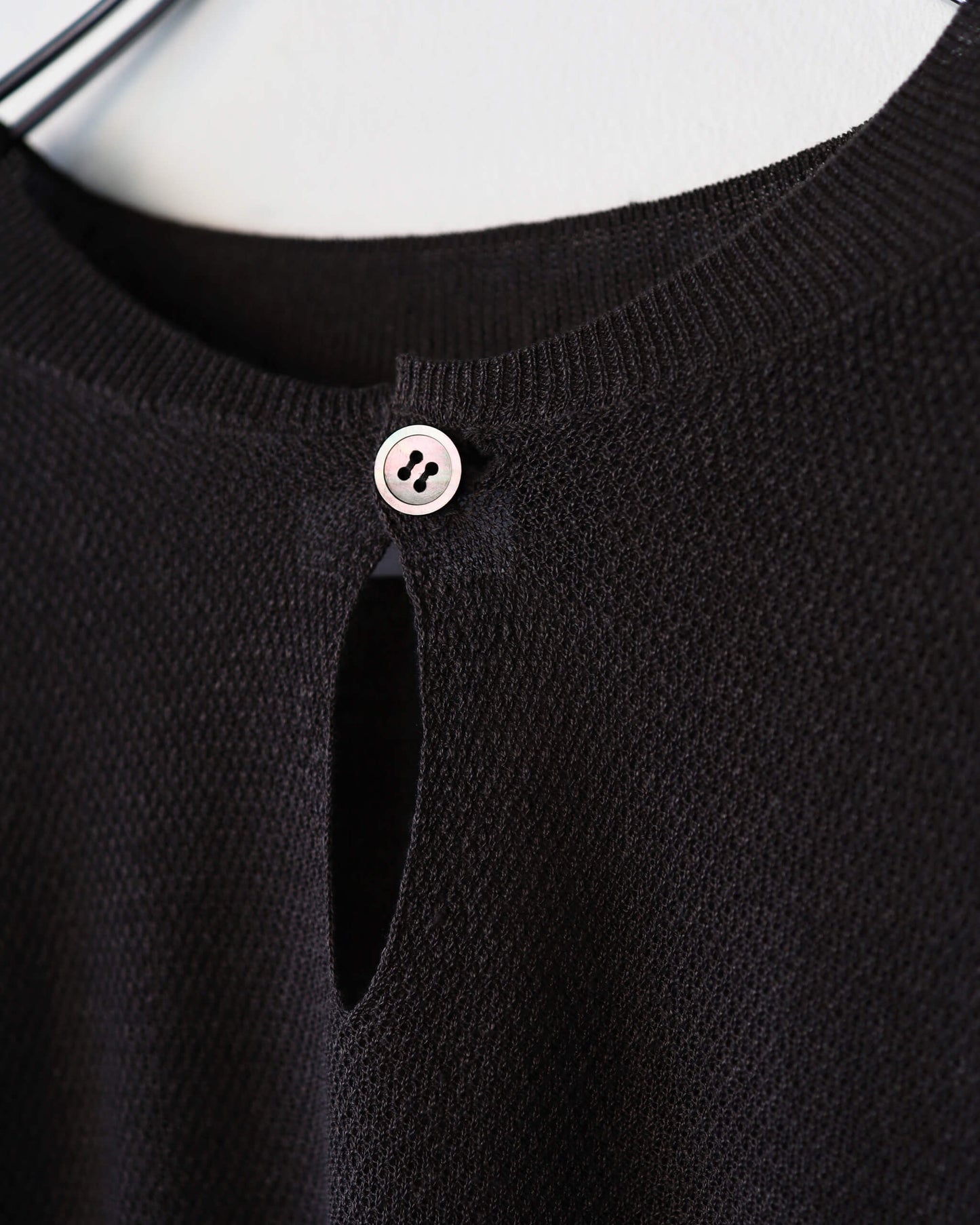 French linen One-button crew neck sweater "Charcoal"