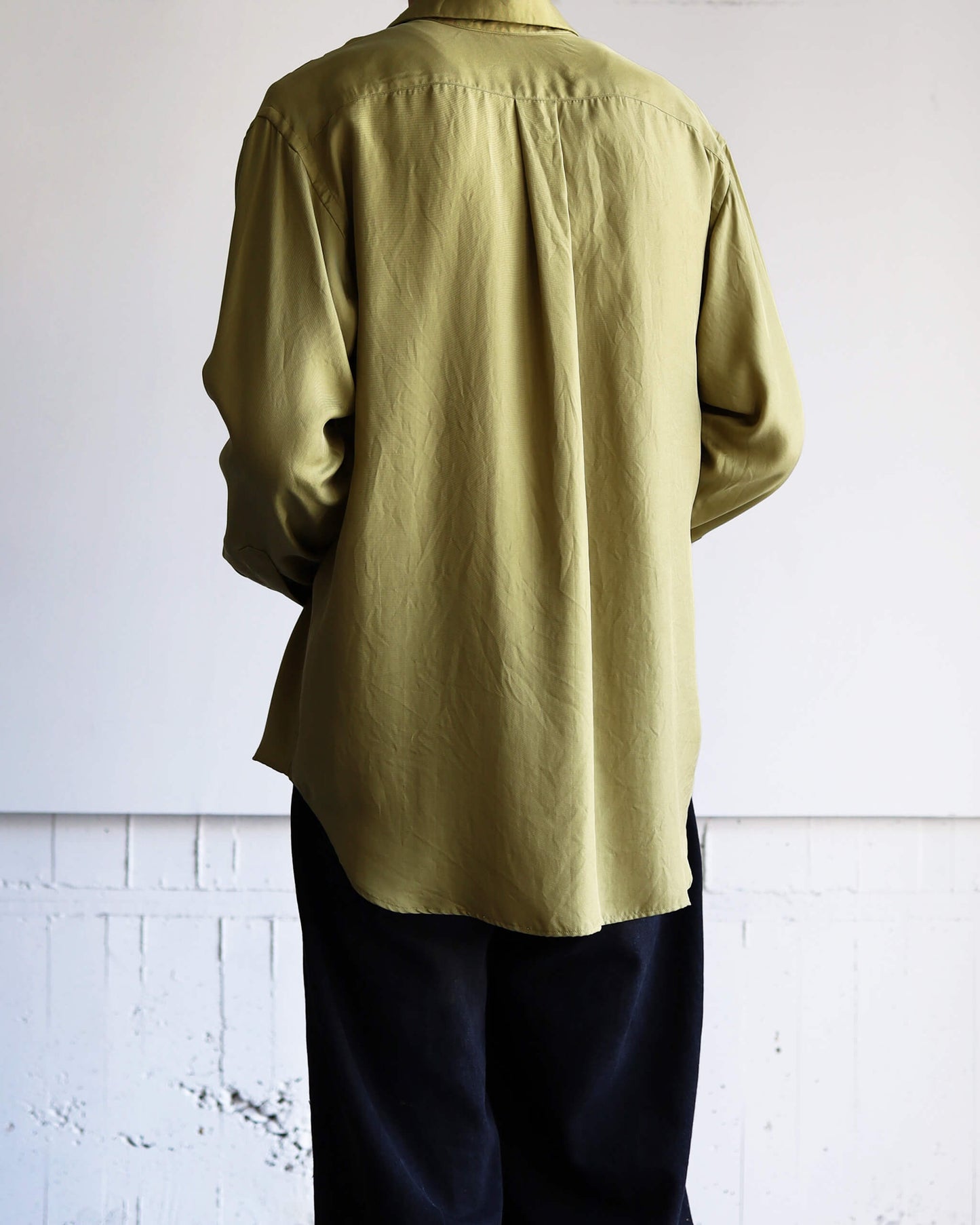 BRUSHED SILK / REGULAR COLLAR SHIRT "KHAKI"