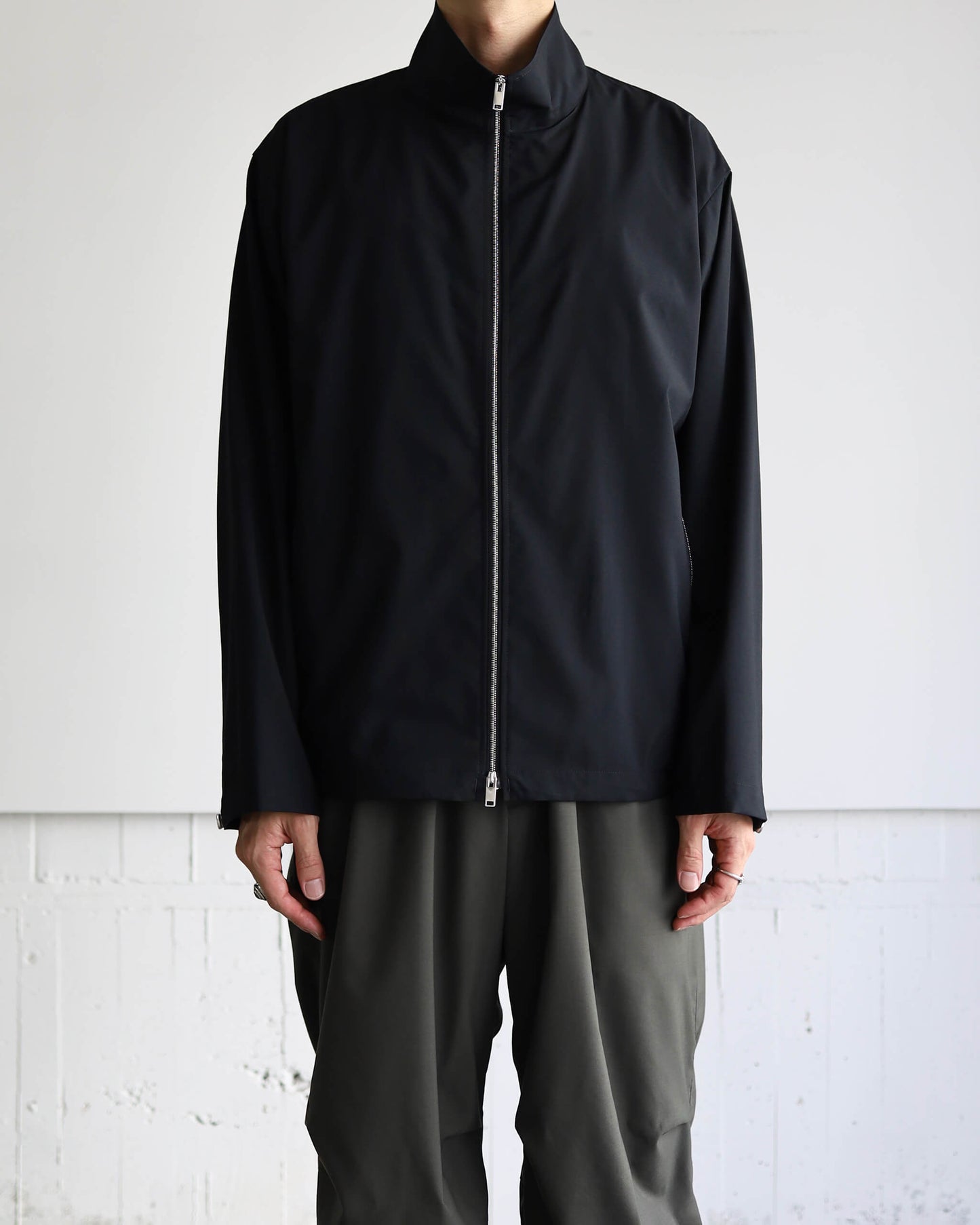 GYM JACKET 2/80 ORGANIC WOOL TYPEWRITER "BLACK"