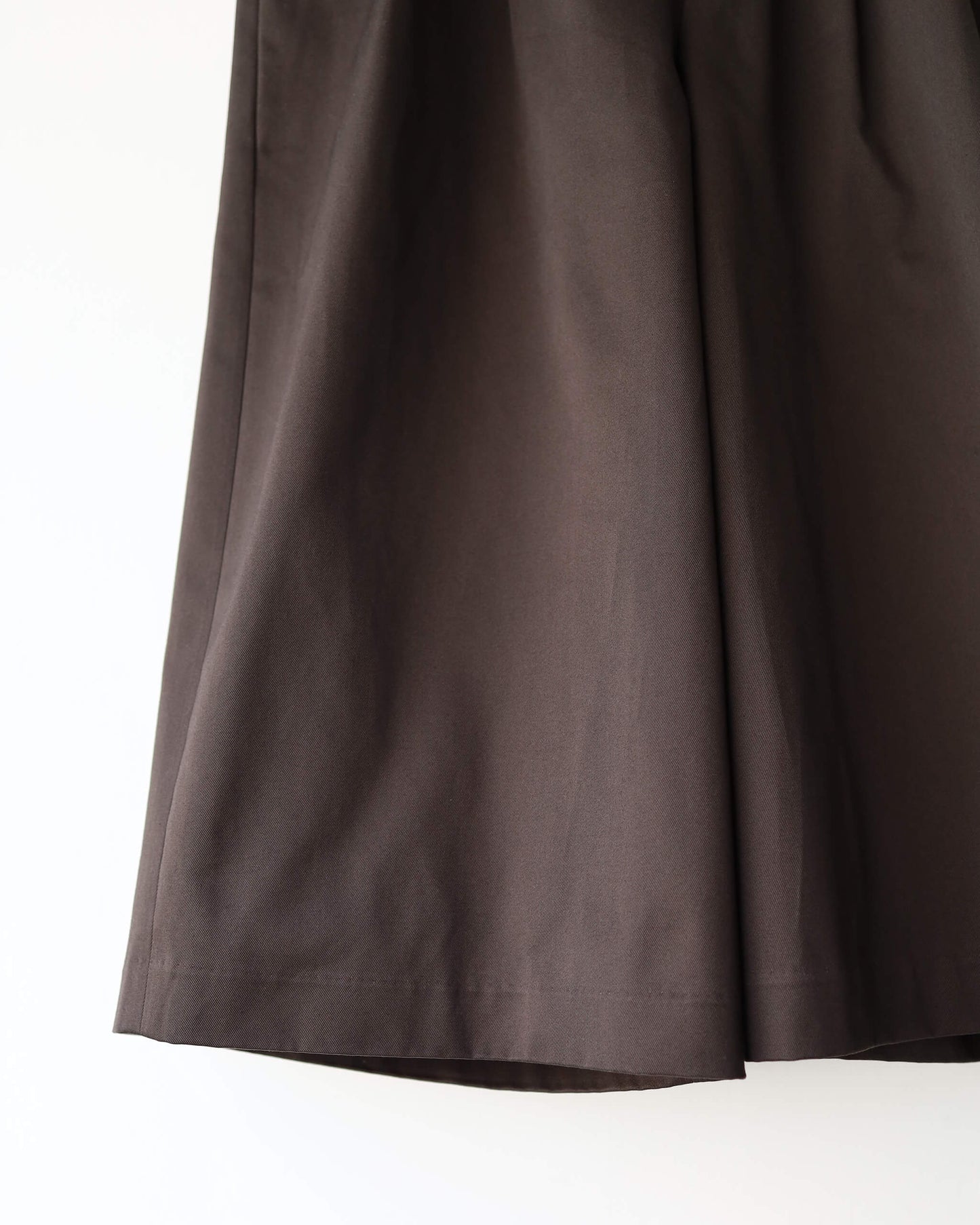 TWO TUCK CROPPED TROUSERS ORGANIC COTTON TWILL "CHARCOAL"
