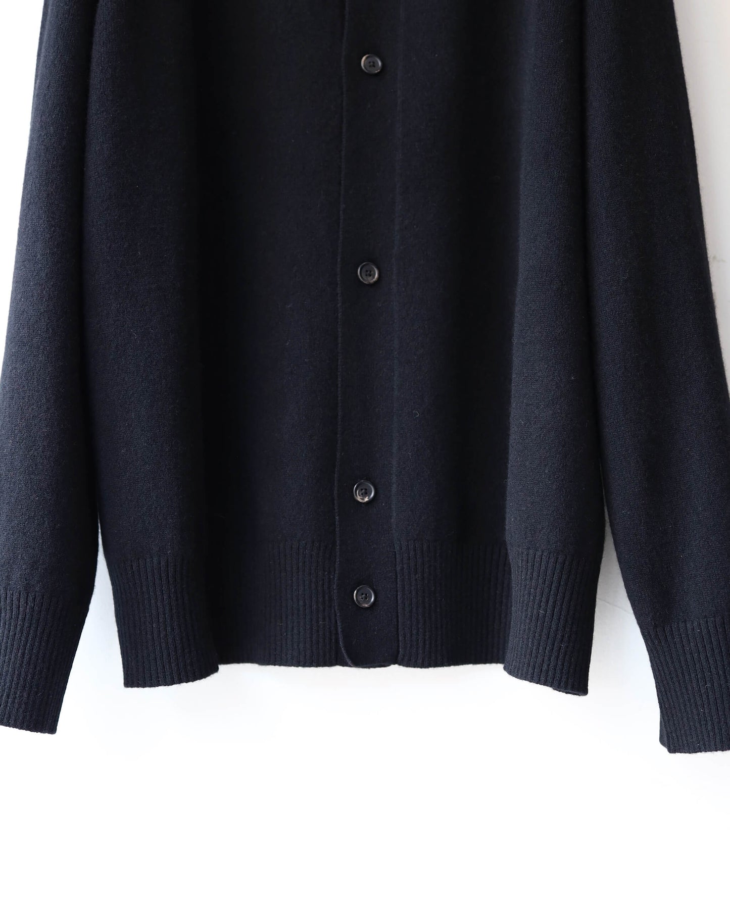 INNER MONGORIAN CASHMERE CARDIGAN "BLACK"
