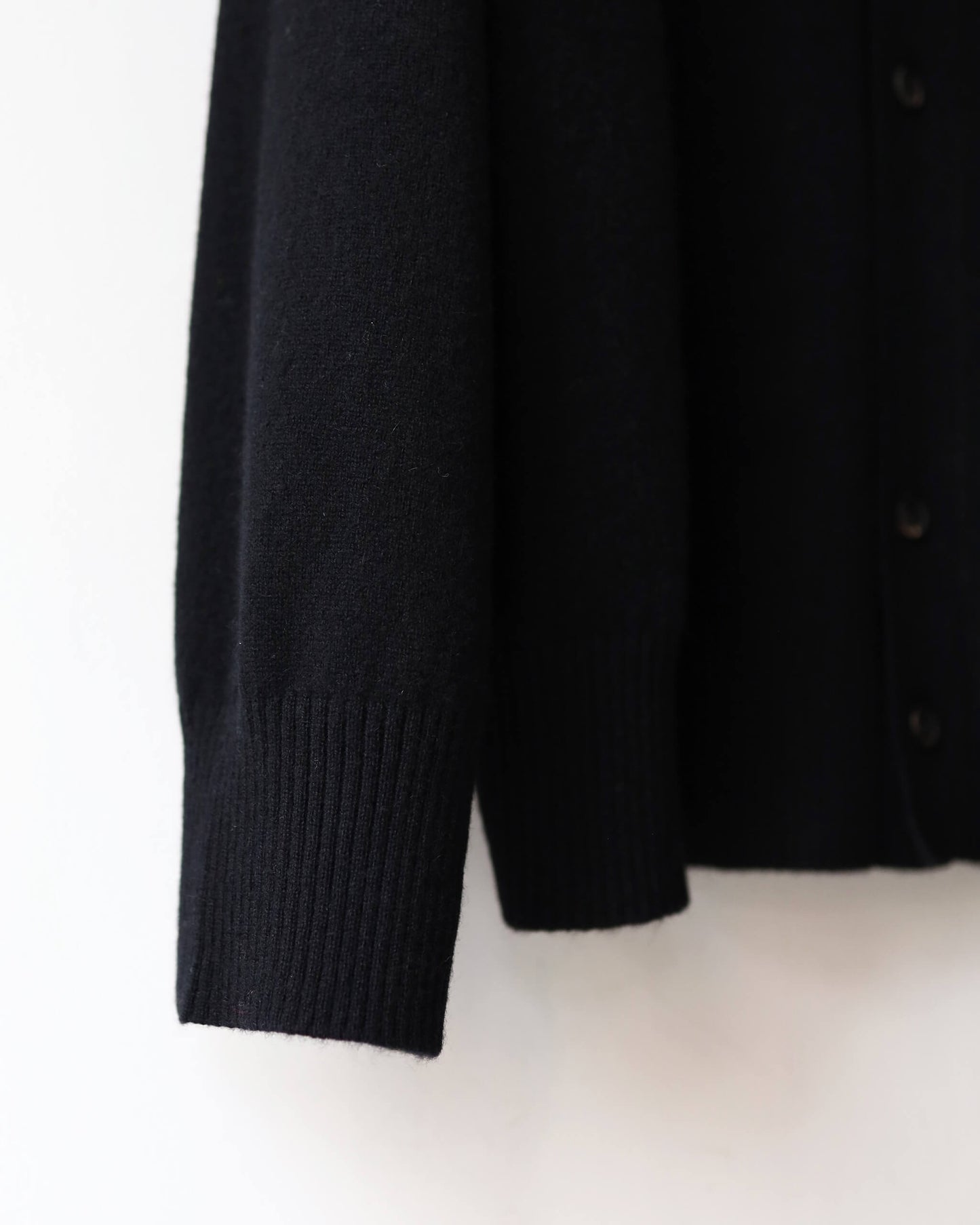 INNER MONGORIAN CASHMERE CARDIGAN "BLACK"