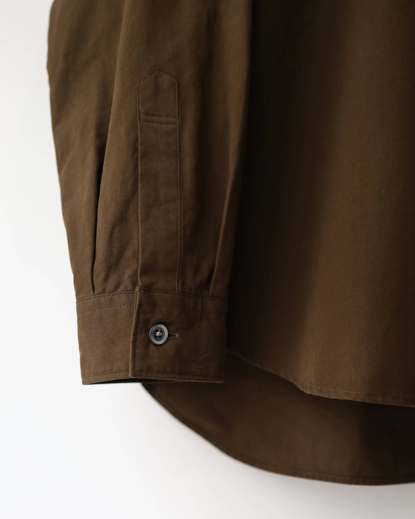 FINE COTTON TWILL / REGULAR COLLAR SHIRT "DK.BROWN"