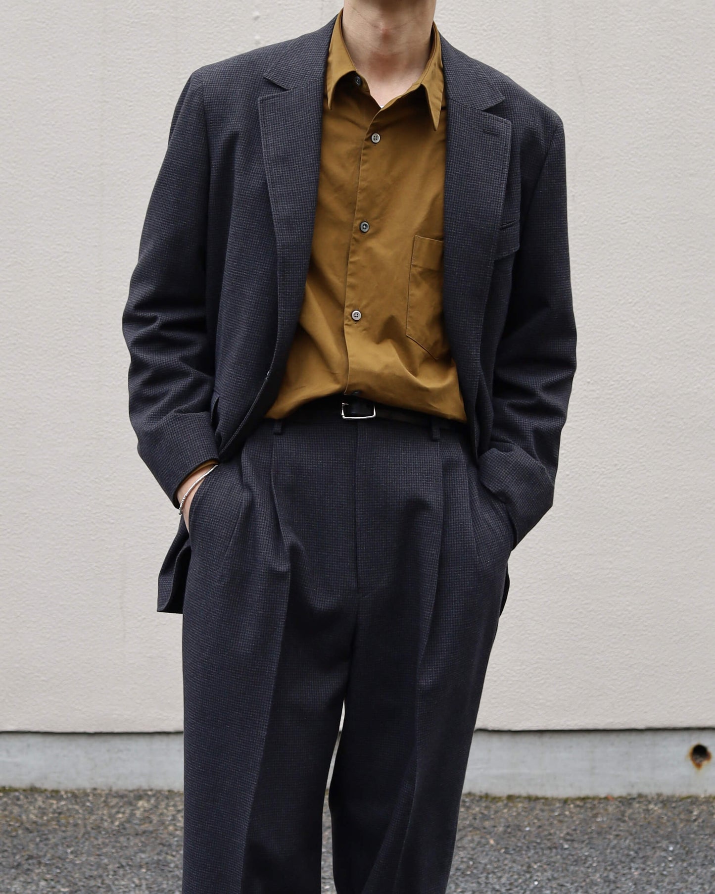 FINE COTTON TWILL / REGULAR COLLAR SHIRT "BROWN"