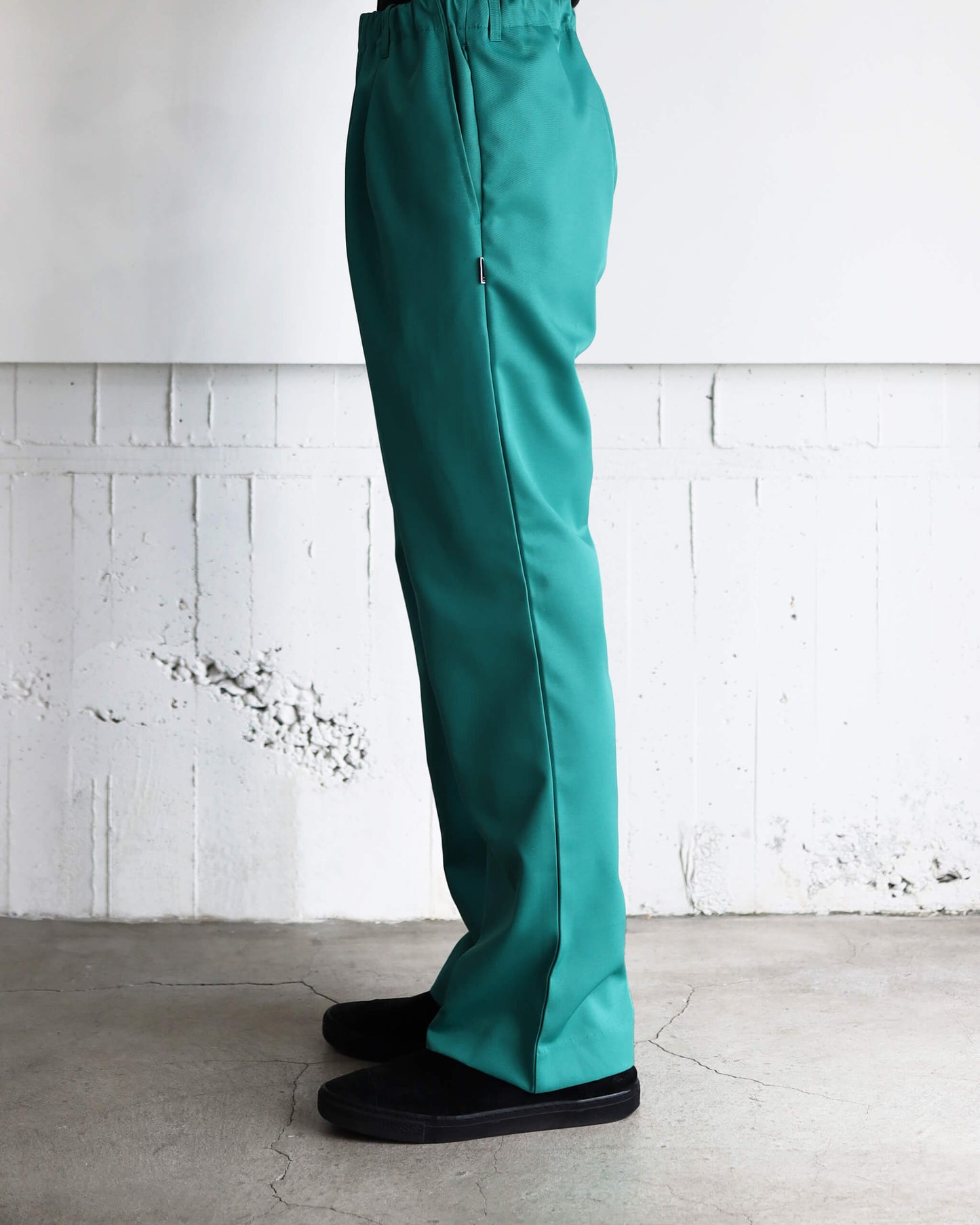 SHOECUT POLY-TWILL TROUSERS "GREEN"