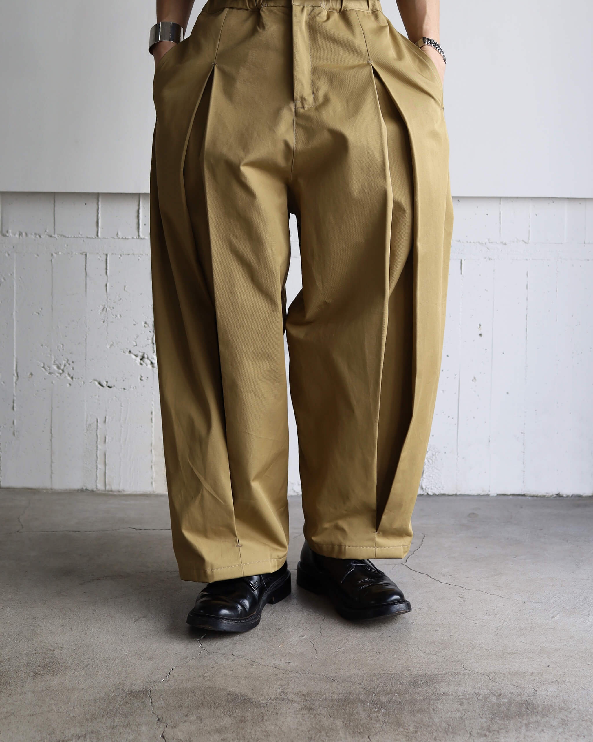 BOX PLEAT TROUSER 