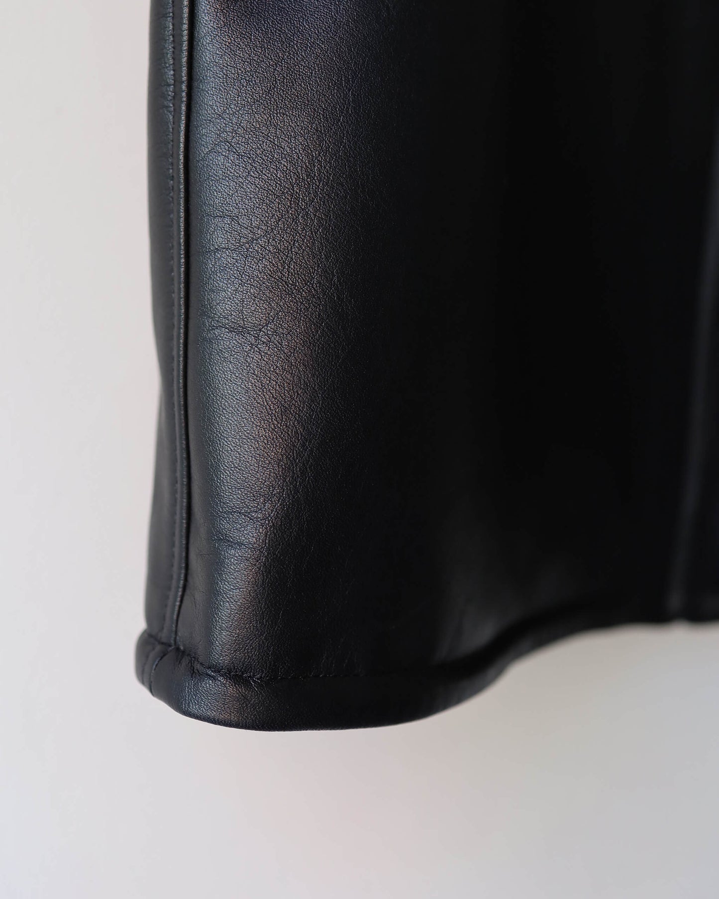 LEATHER ZIP VEST "BLACK"