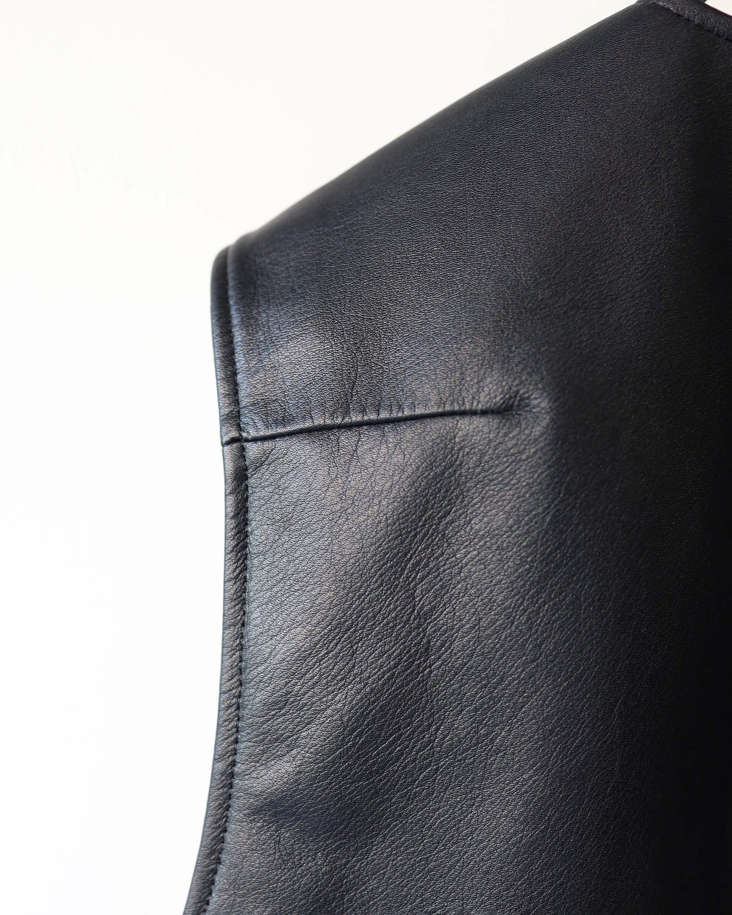 LEATHER ZIP VEST "BLACK"