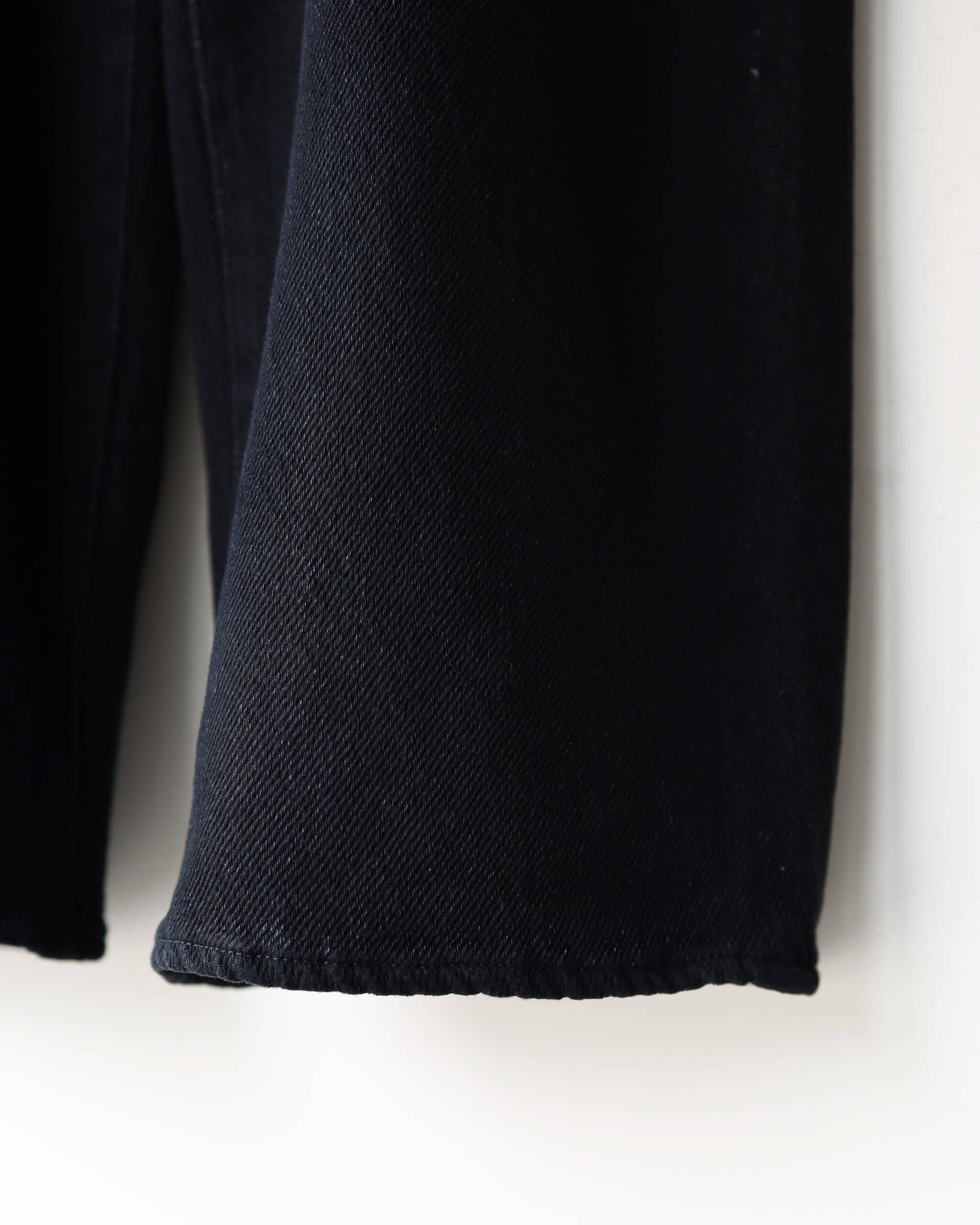 LOOSE DENIM PANTS "BLACK"