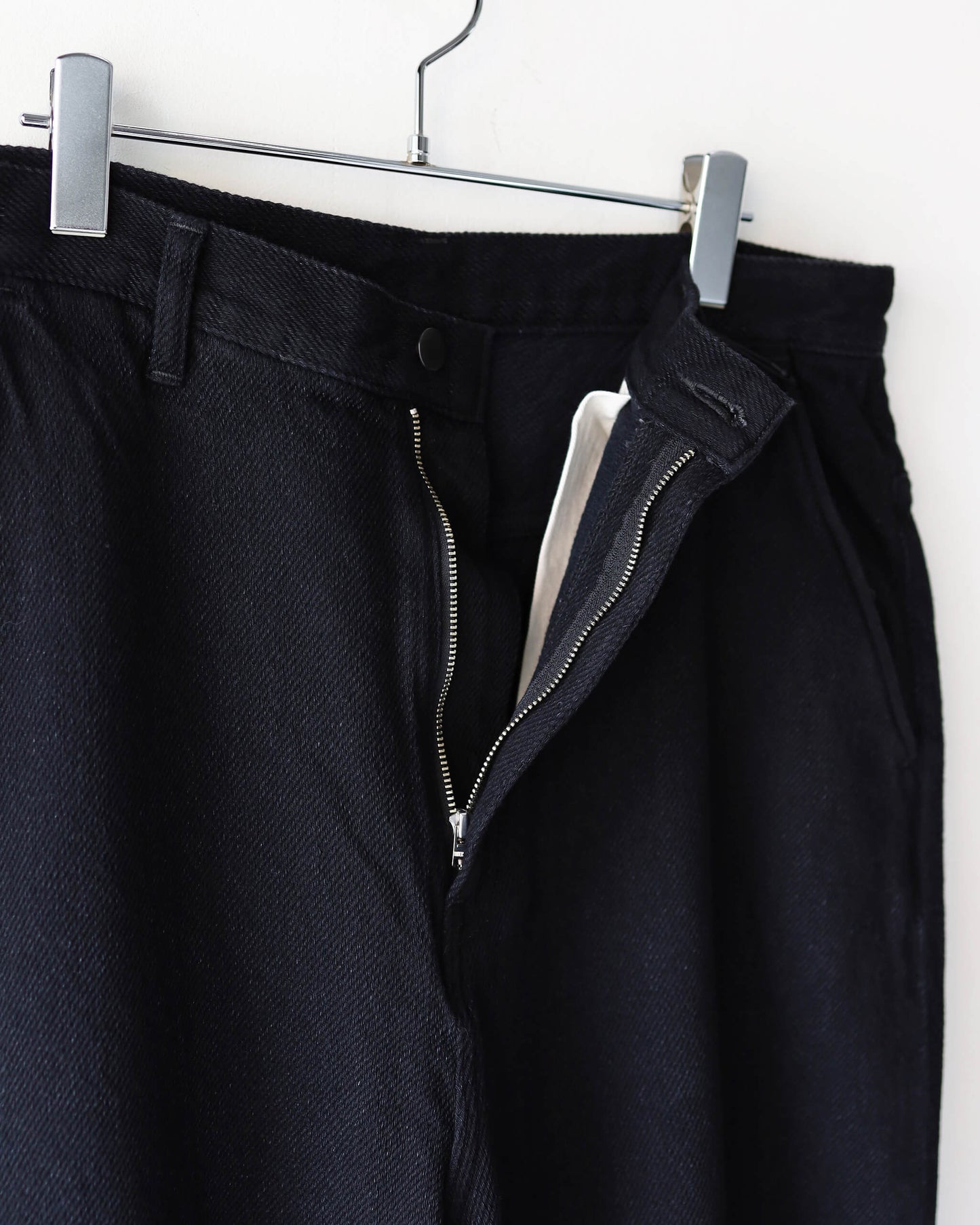 LOOSE DENIM PANTS "BLACK"