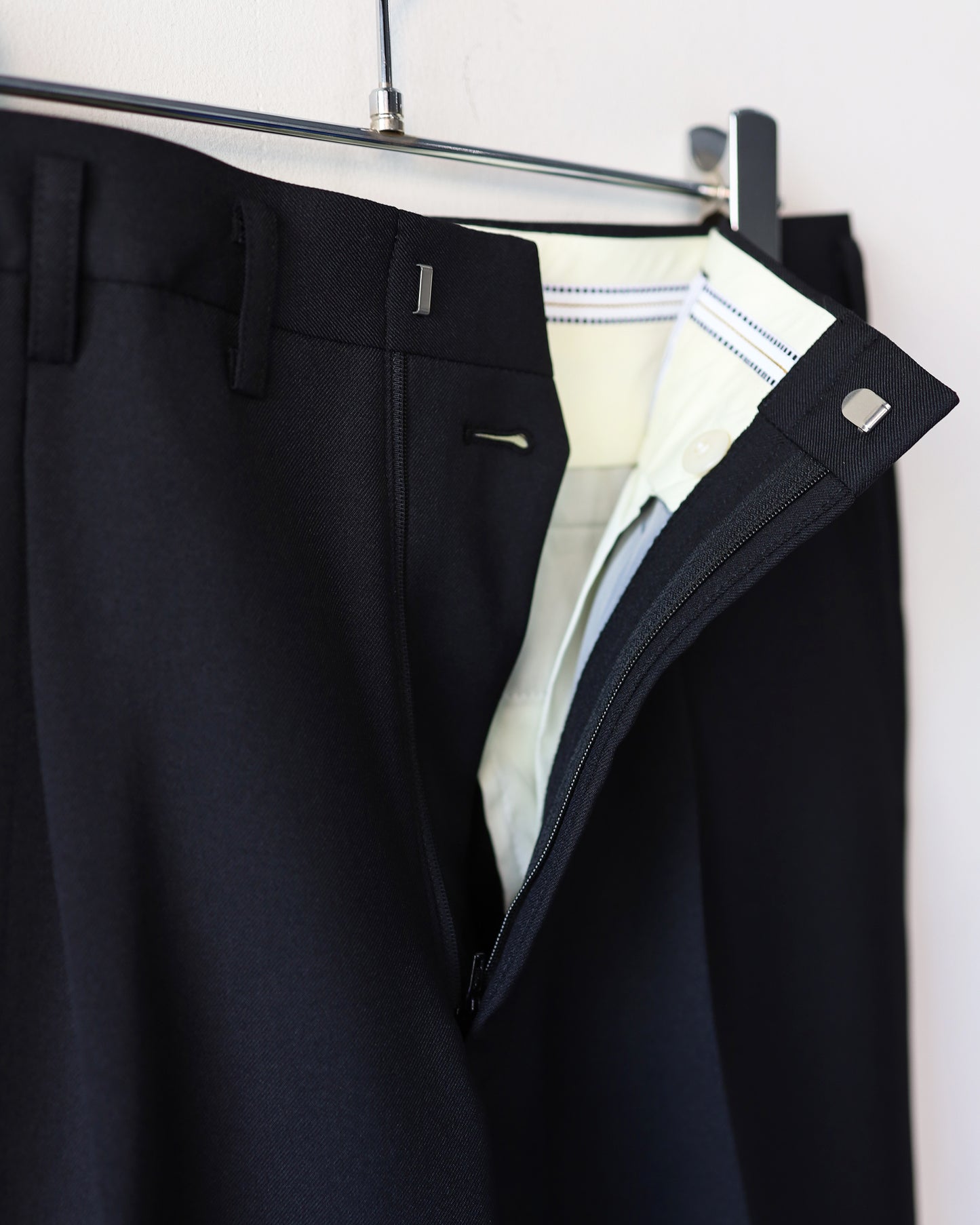 FLARE TROUSERS "BLACK"