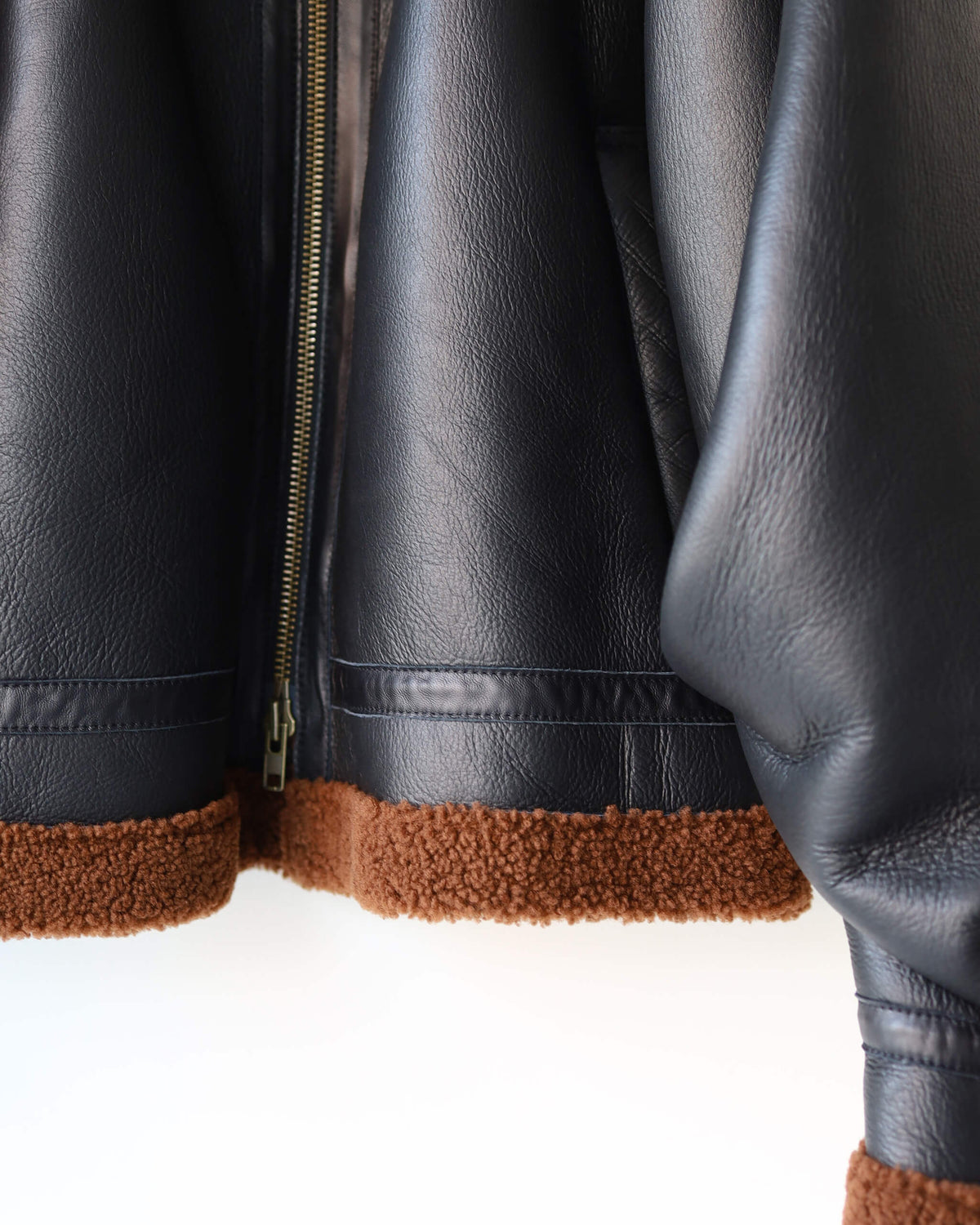 PLEATED AVIATOR JACKET "BLACK"