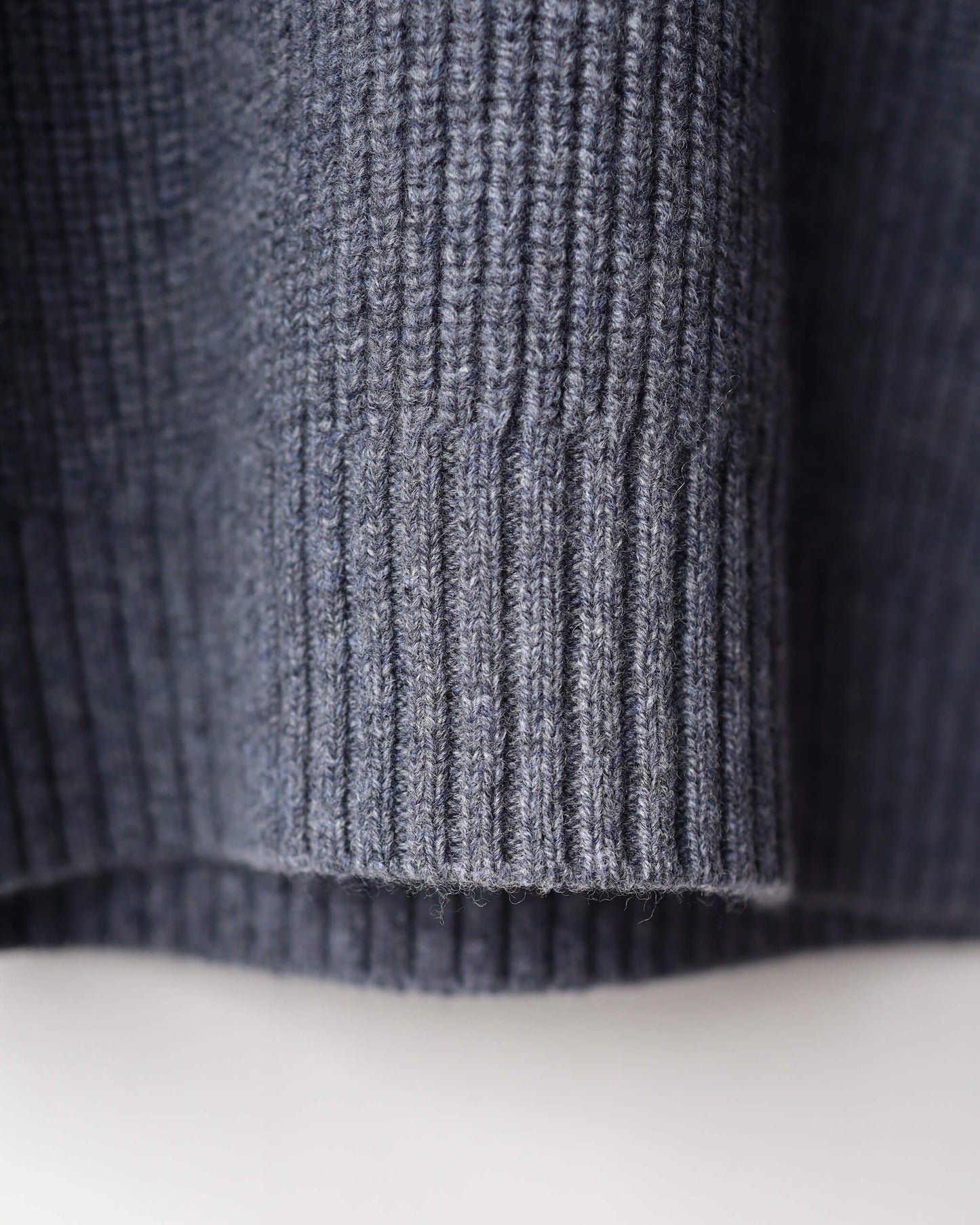 18.5 Micron wool Skipper knit wear "Grey"