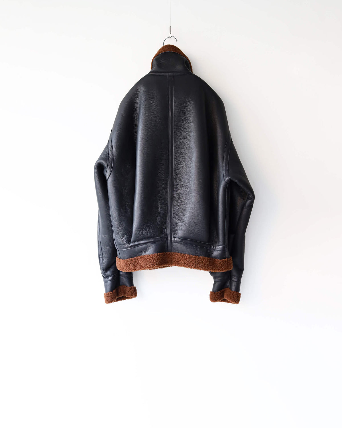 PLEATED AVIATOR JACKET "BLACK"