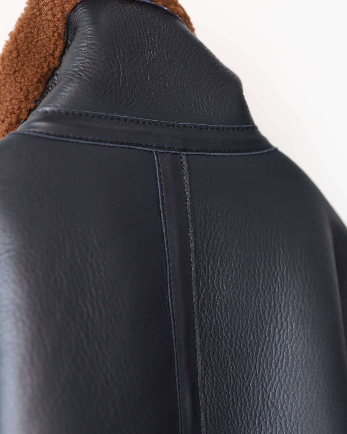 PLEATED AVIATOR JACKET "BLACK"
