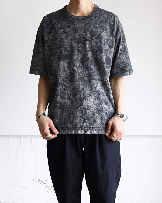 HAND DYED COTTON / CREW NECK T-SHIRT "BLACK SPOTS"
