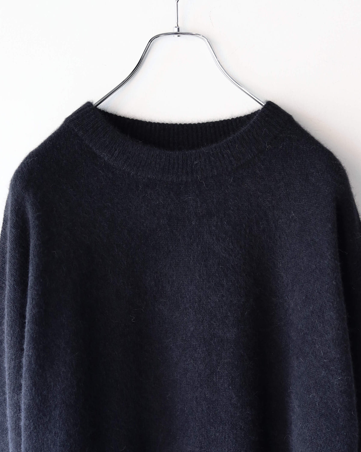 FOX CUDDLE SWEATER "BLACK"