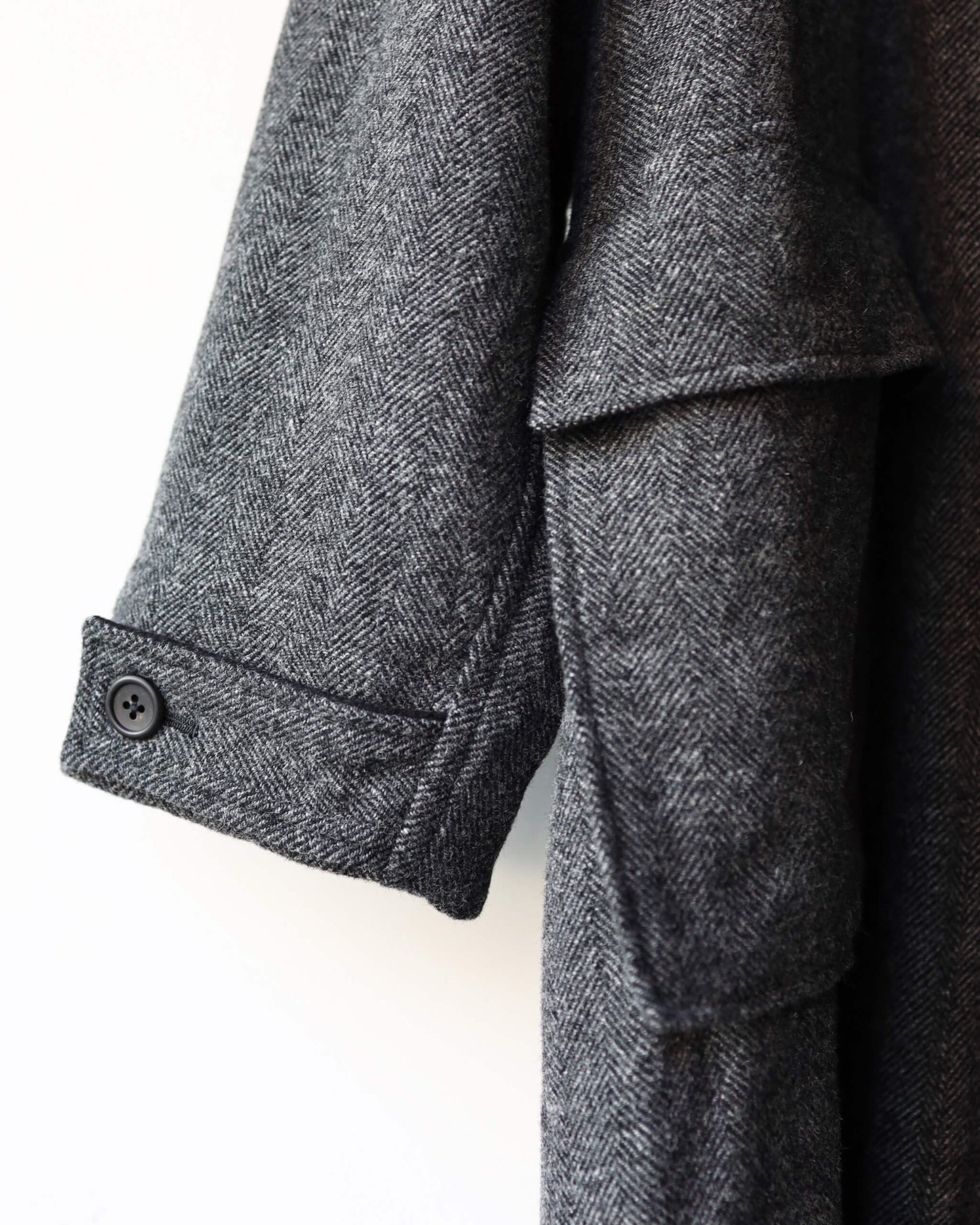 WOOL HERRINGBONE / PARKA COAT "CHARCOAL"