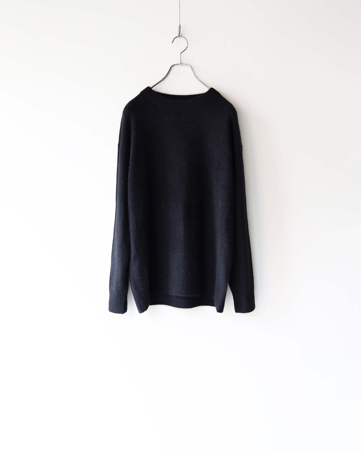 FOX CUDDLE SWEATER "BLACK"
