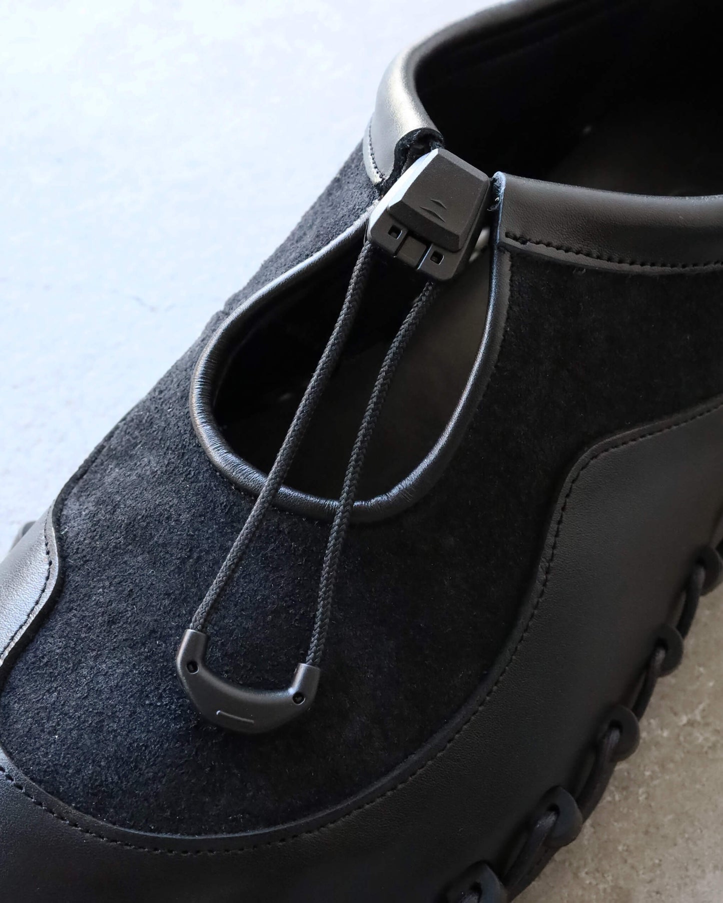 MOC SLIP-ON "BLACK"