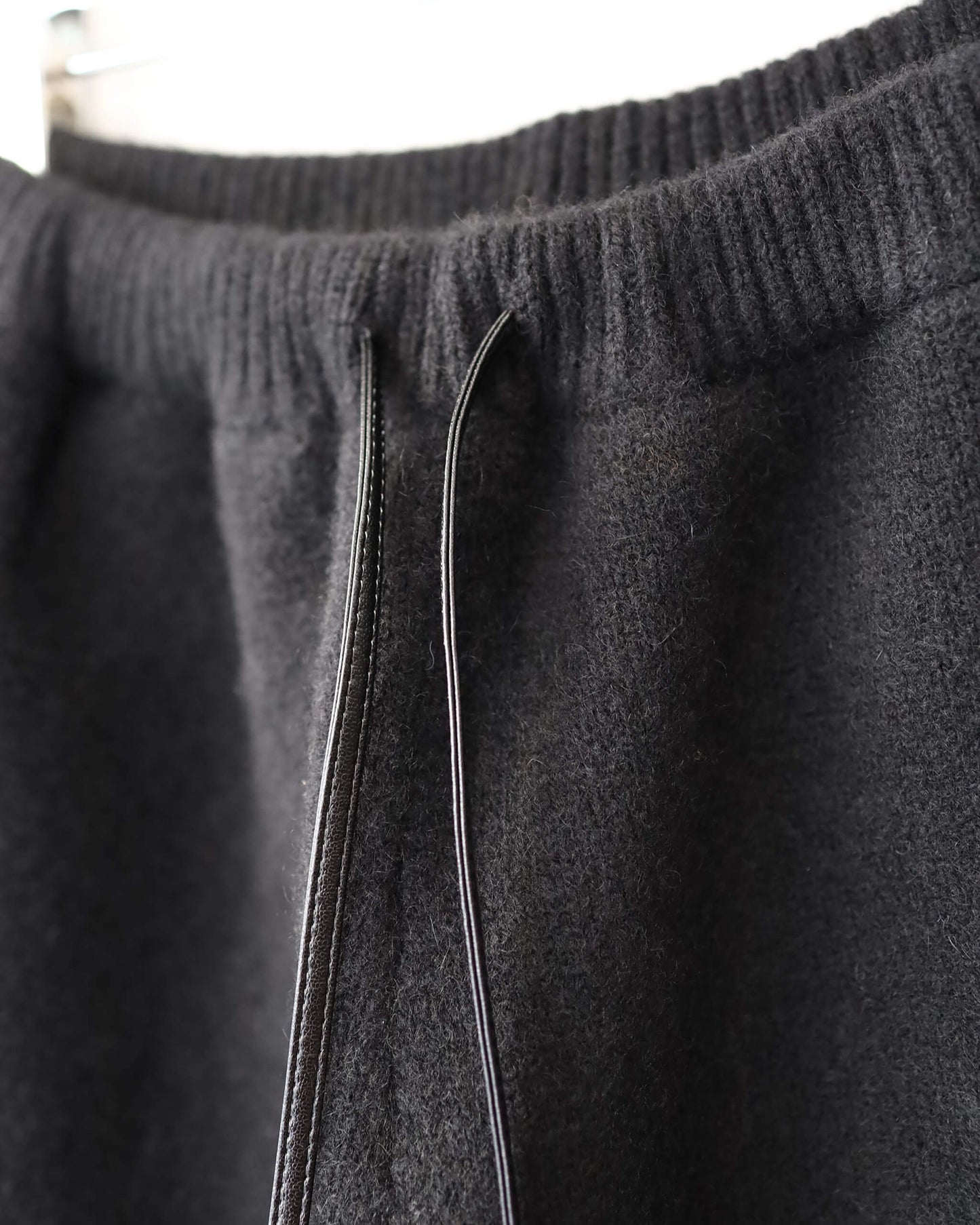 Innocent YAK Circuler knitting pants "Black"