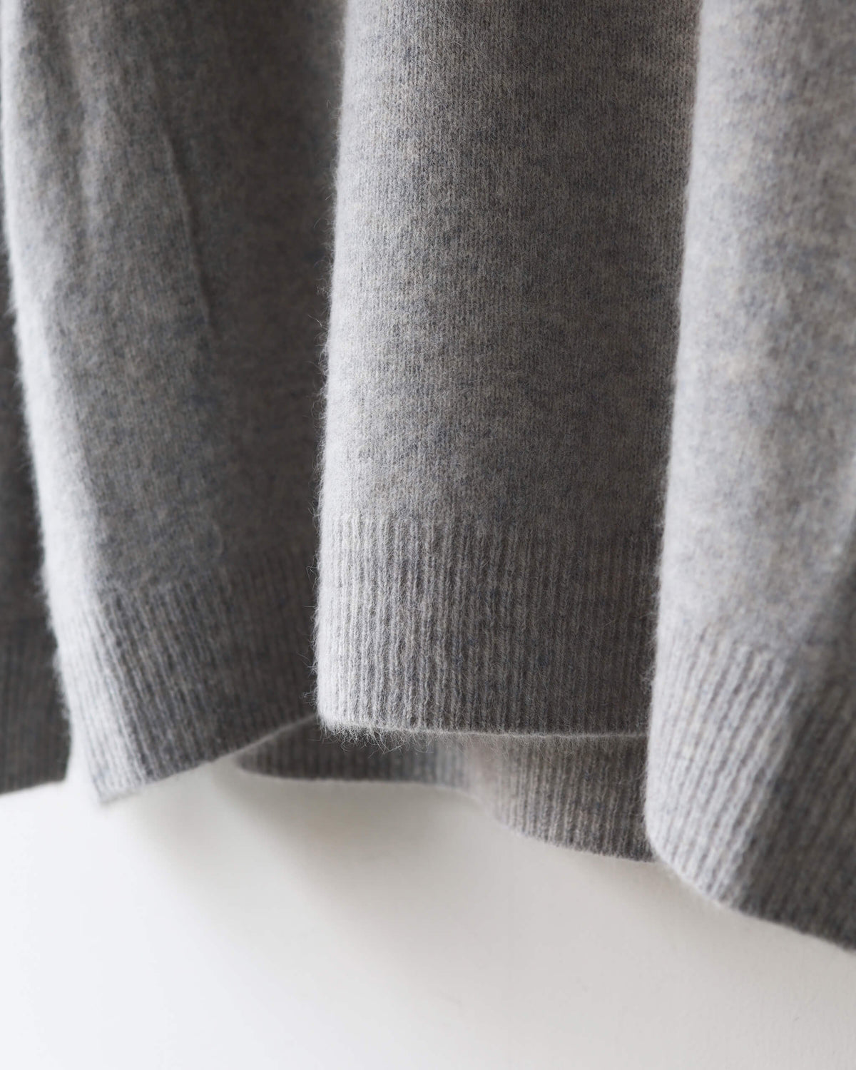 FOX CUDDLE SWEATER "FOGGY"