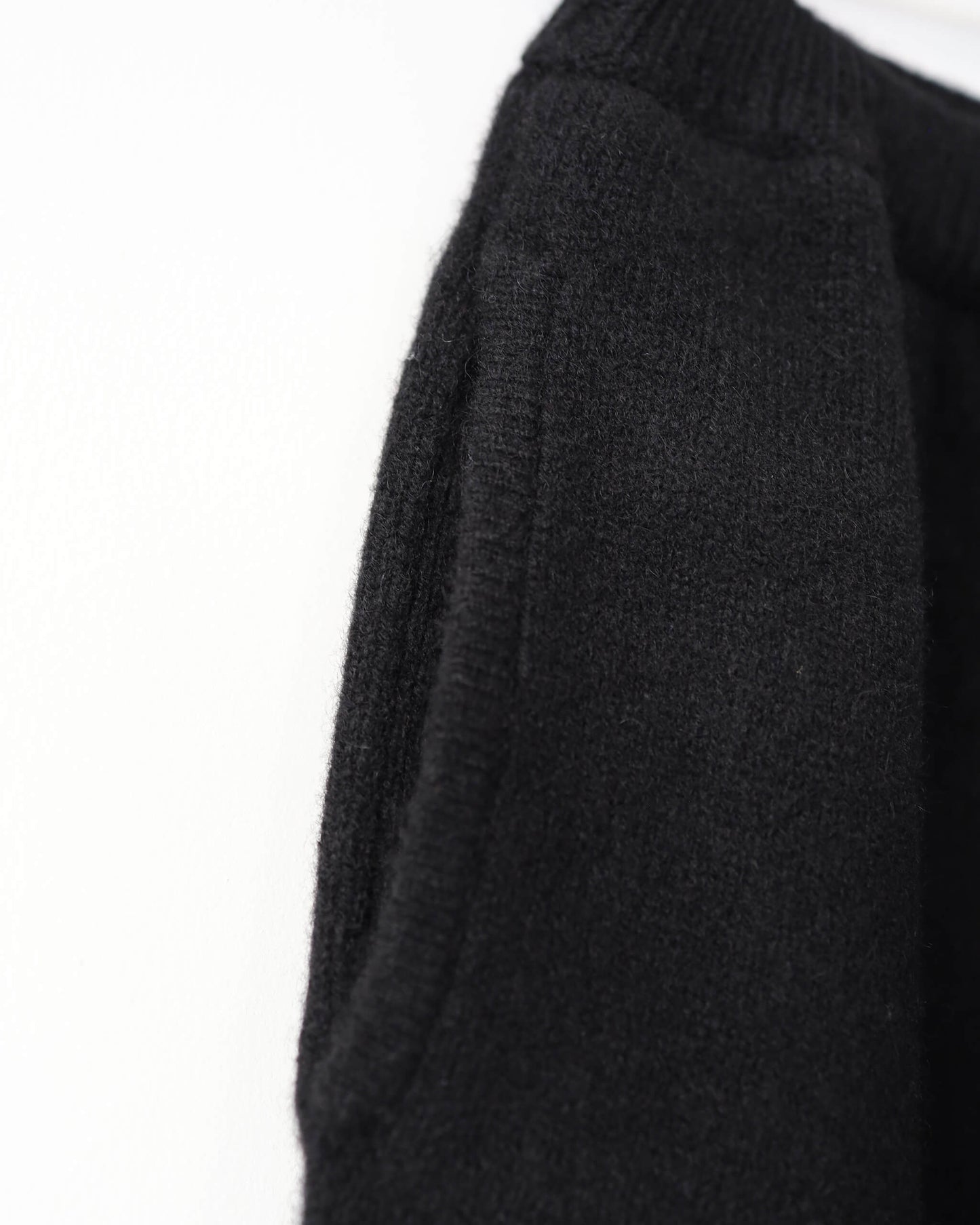 Innocent YAK Circuler knitting pants "Black"