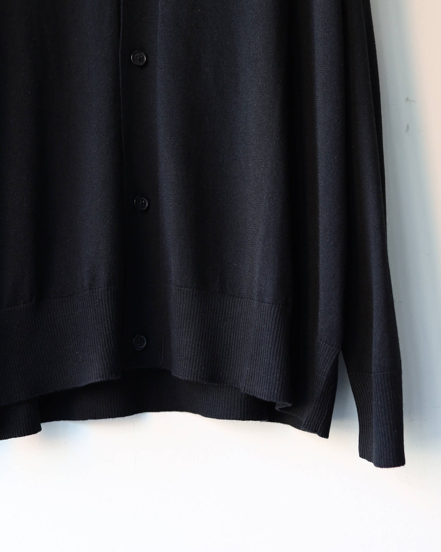 SILK x CASHMERE CARDIGAN "BLACK"
