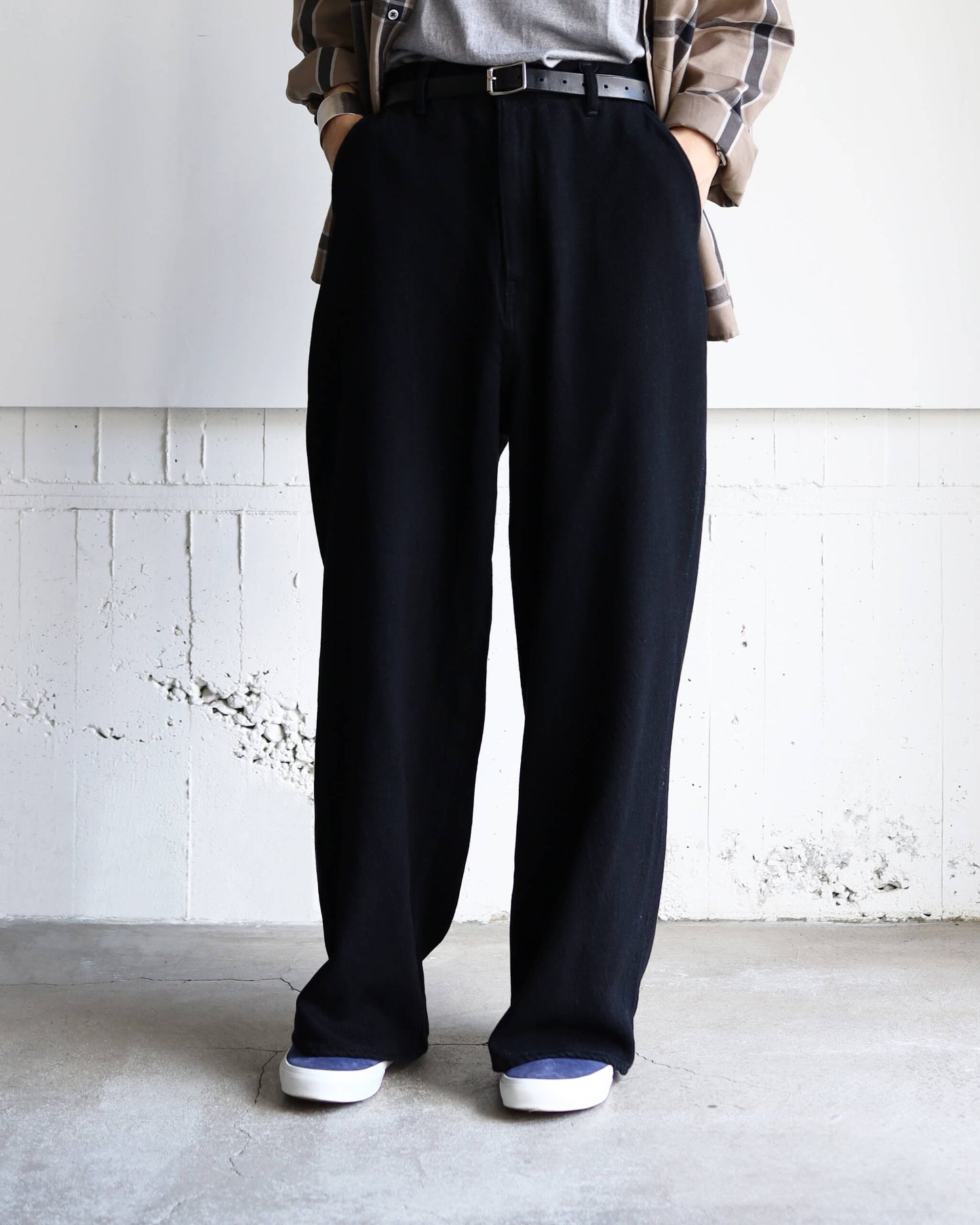 LOOSE DENIM PANTS "BLACK"