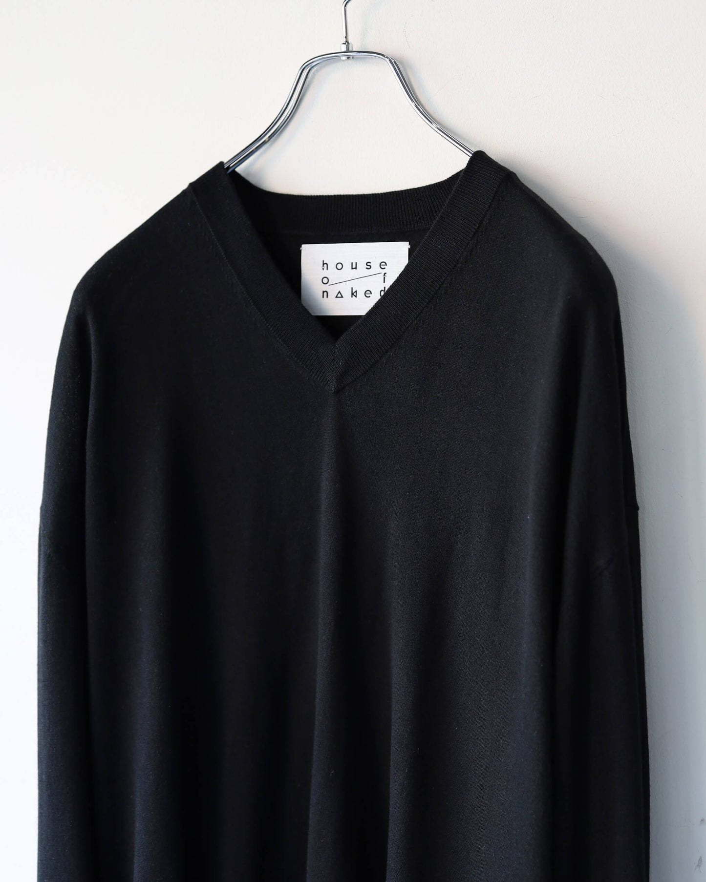 SILK x CASHMERE V-NECK KNIT "BLACK"