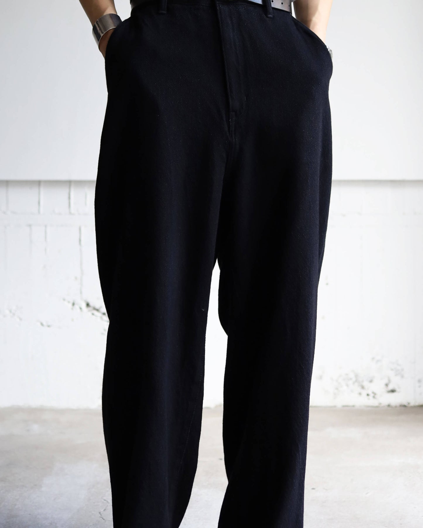 LOOSE DENIM PANTS "BLACK"