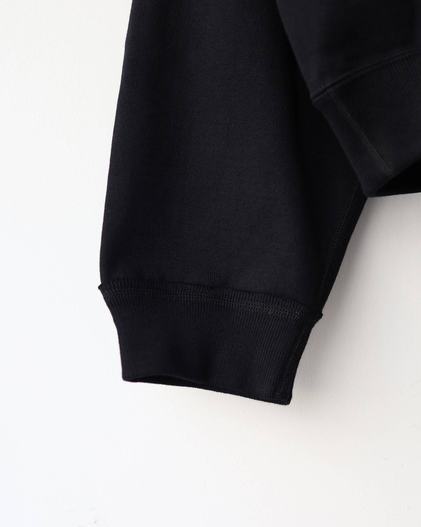 HUGE SWEAT SHORT ORGANIC COTTON HEAVY FLEECE "BLACK"