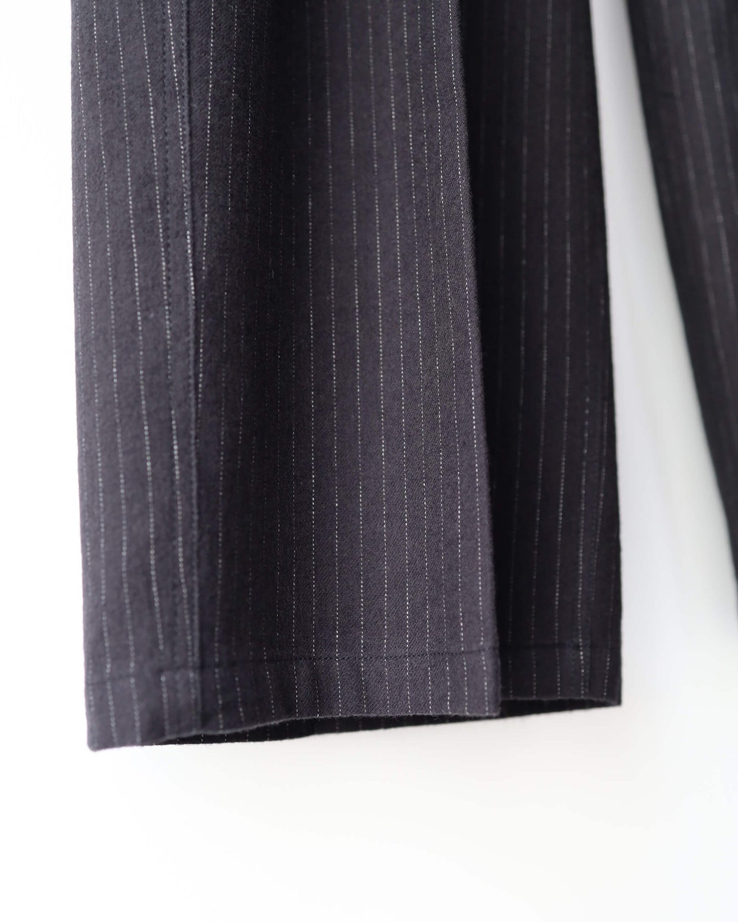 yosogi wide slacks "black stripe"