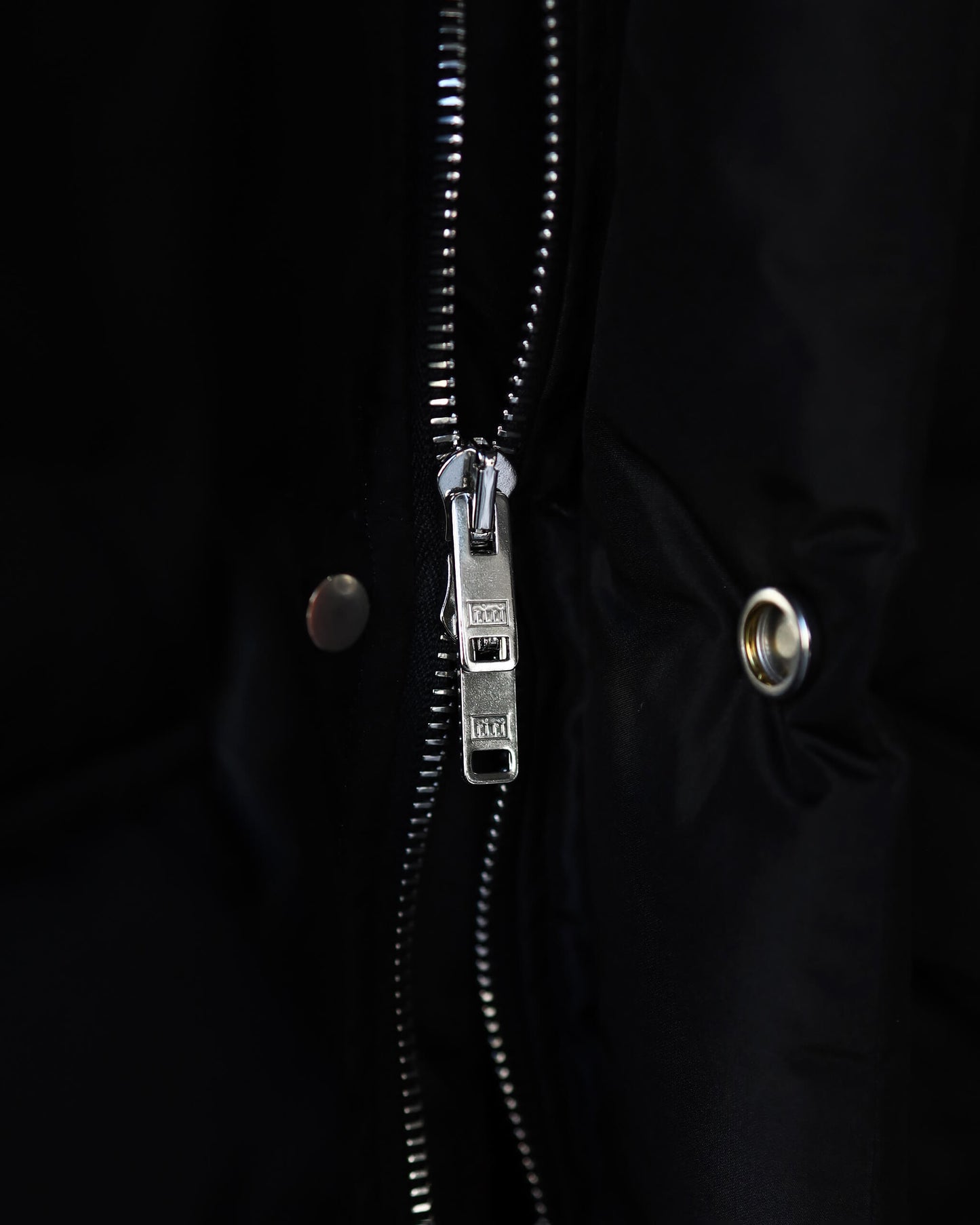 SILK DOWN VEST SILK TAFFETA "BLACK"